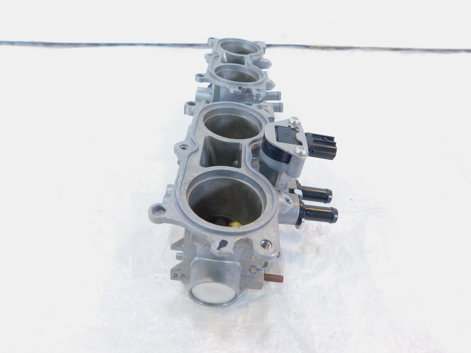 Honda CB1000R CB1000 Engine Motor Air Intake Fuel Injection Valve Throttle Body