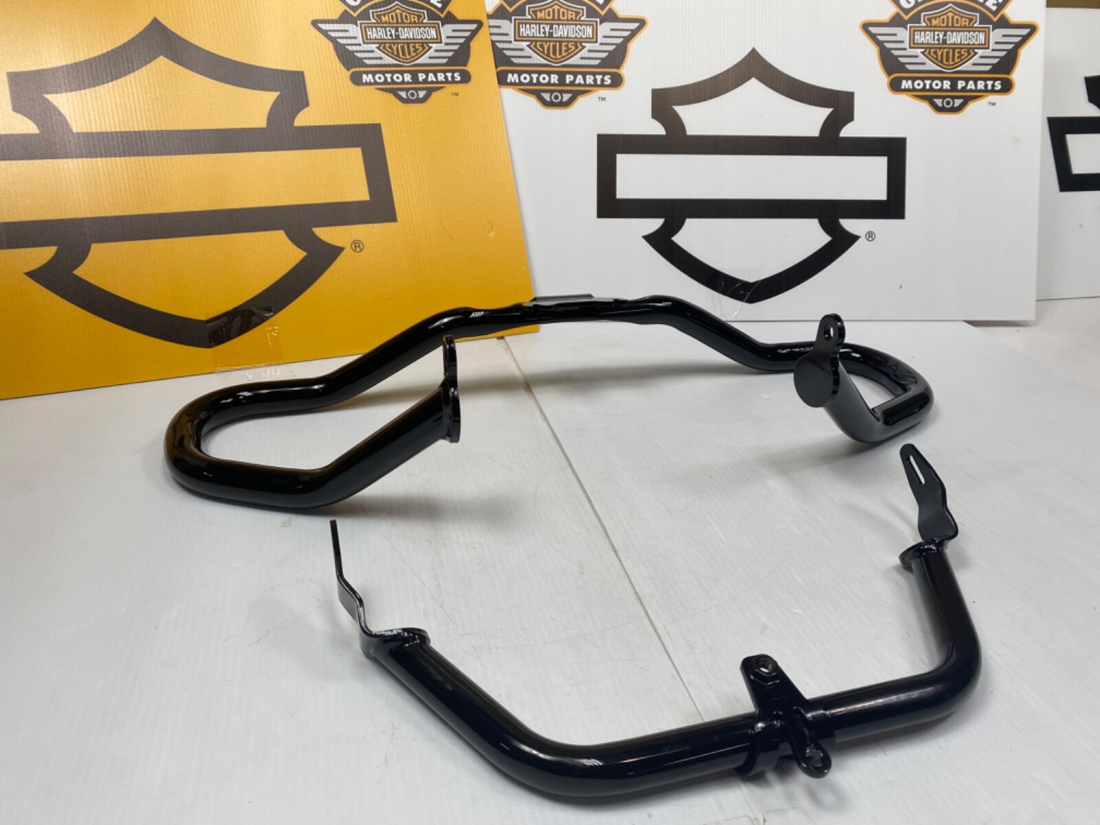 🔥14-25 OEM Harley Touring Chopped Engine Guard Crash Bar & Fairing support🔥