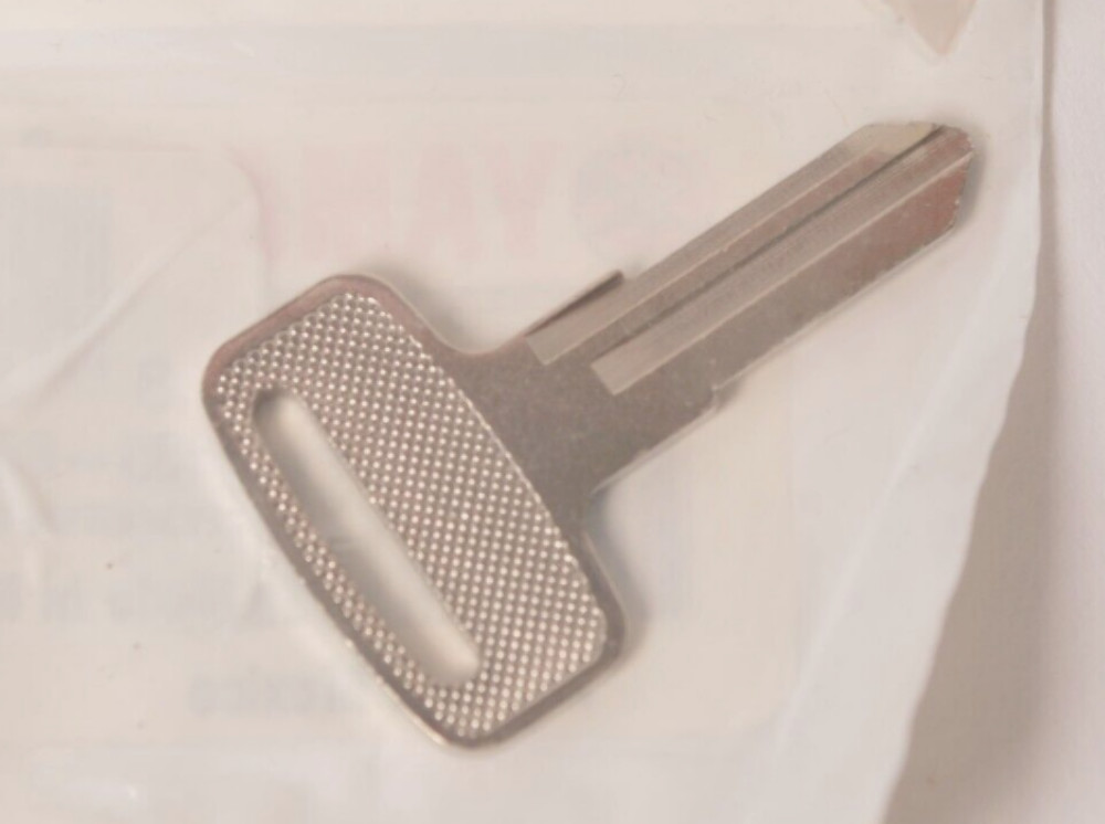 Genuine Yamaha Key Blank Z series 2015-2021 E-Vino Vino Zuma 8JP-H2511-10
