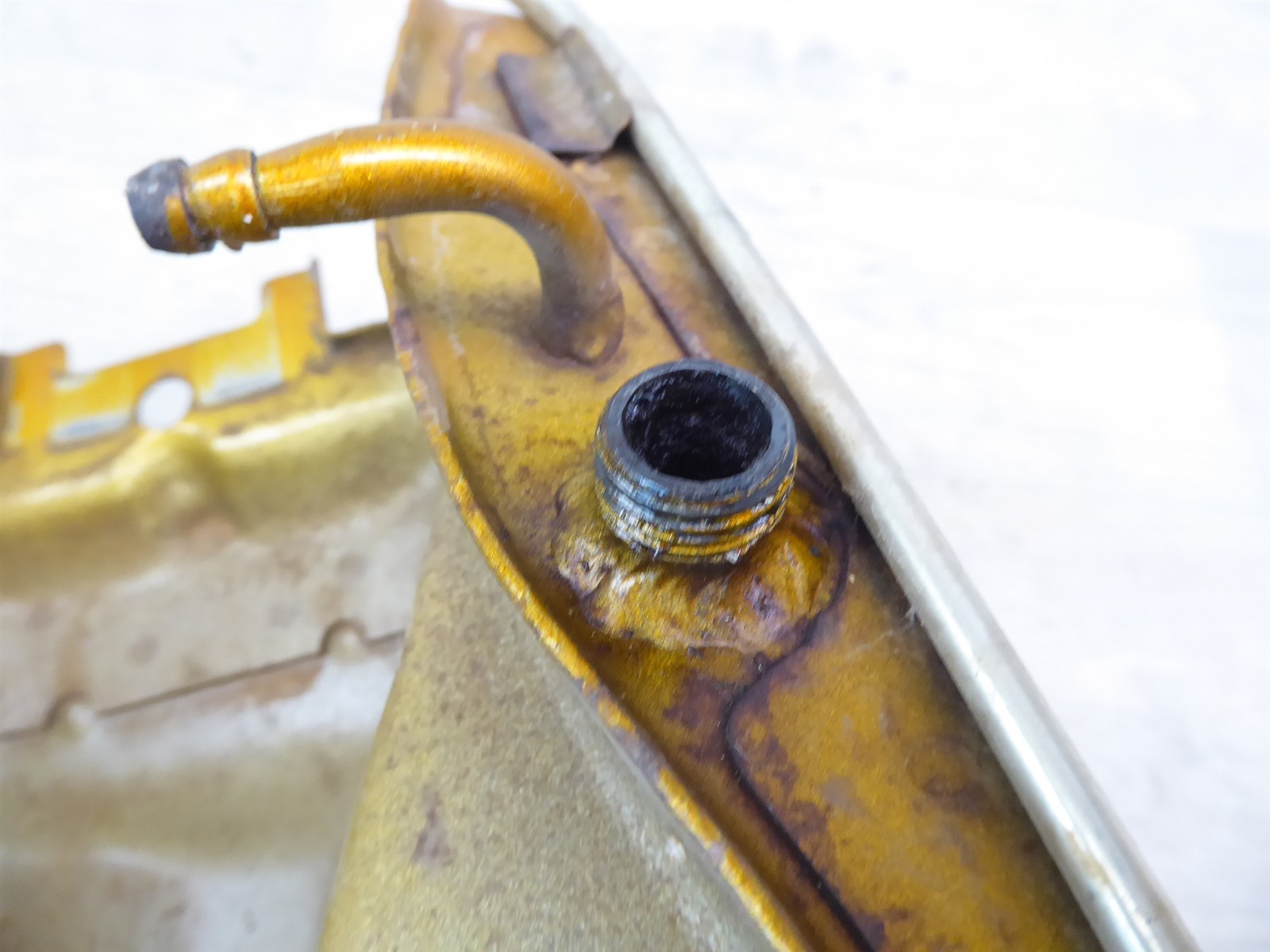 1972 Honda CB350 Twin H21022) gold gas petrol fuel tank with cap and emblems