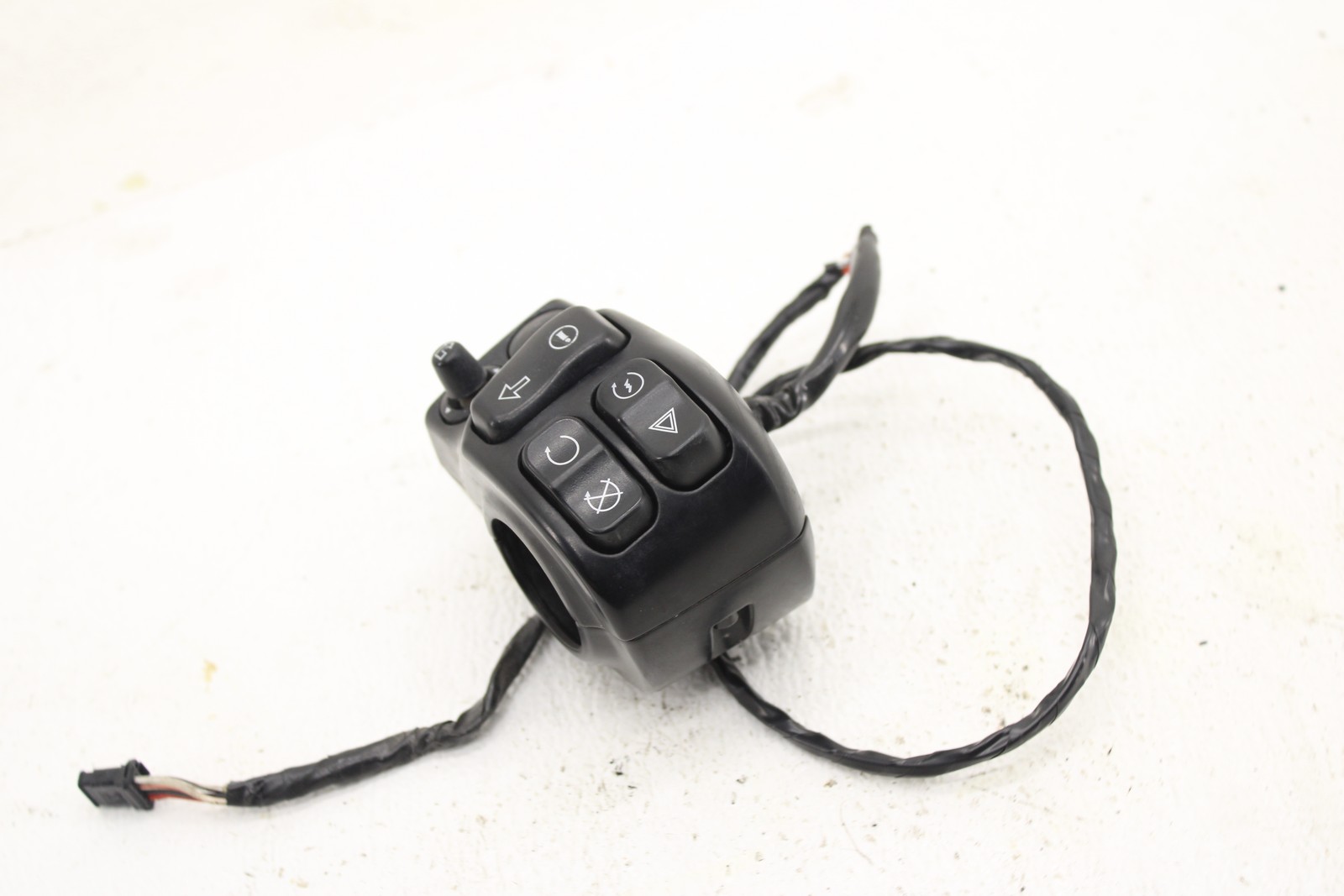 2016-2018 Harley Davidson Touring Road Electra Street Right Control Switch Pack
