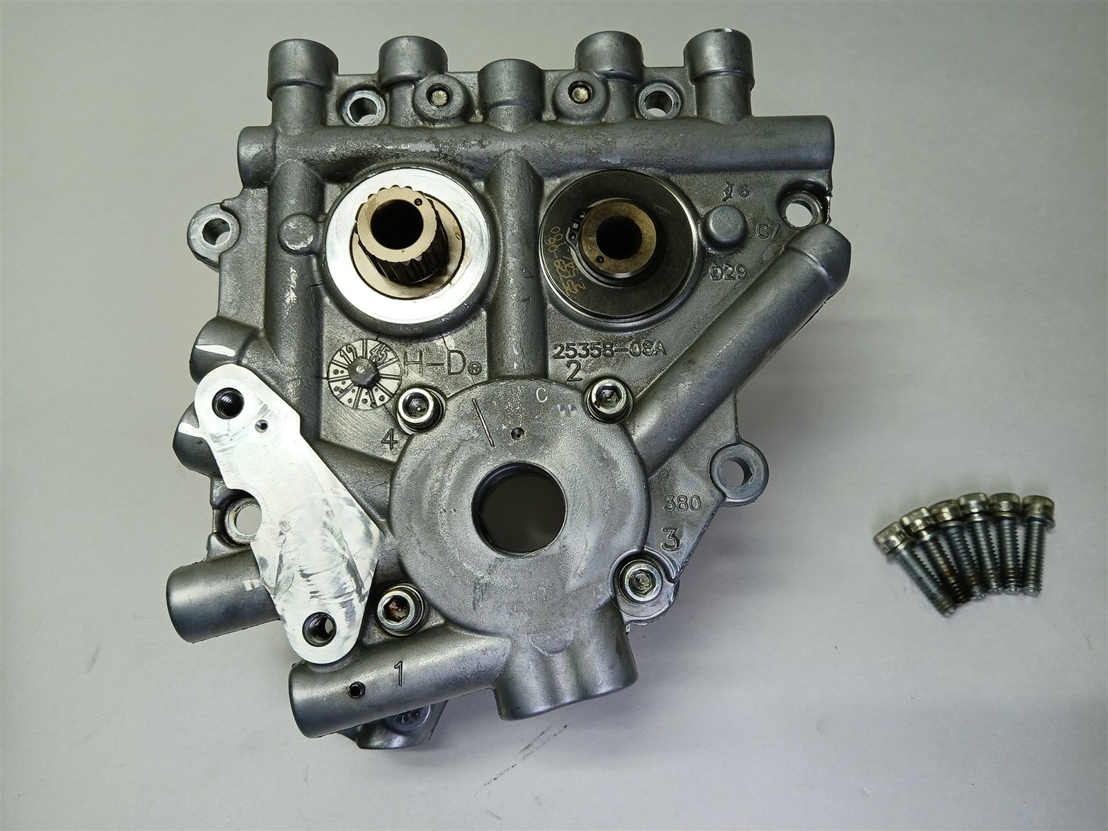 Harley-Davidson 2013 Street Glide Camshaft Plate Assembly 103″ w Cams & Oil Pump