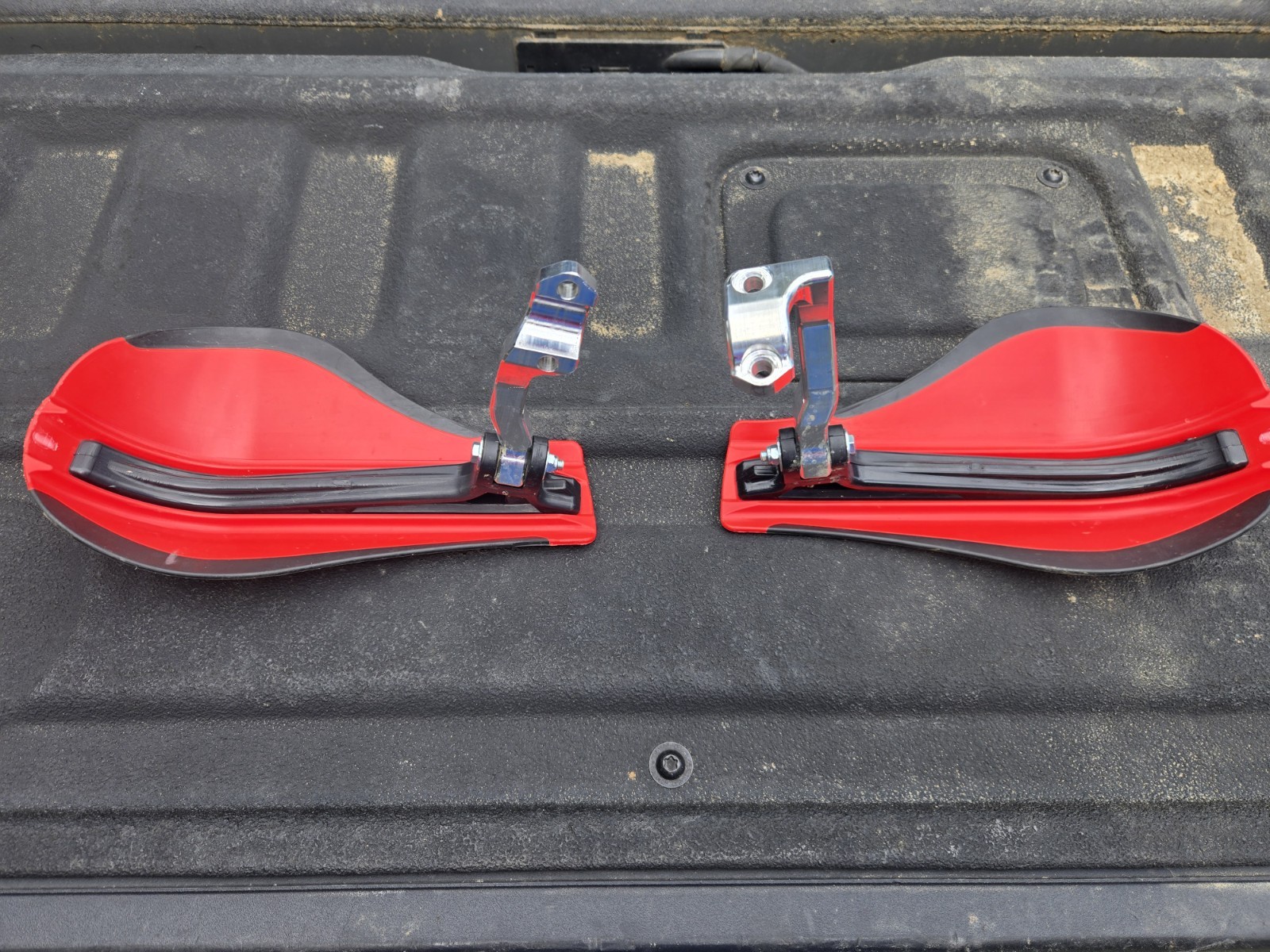 Enduro Engineering Aluminum Moto Roost Deflector Mount Kit for Beta – RED