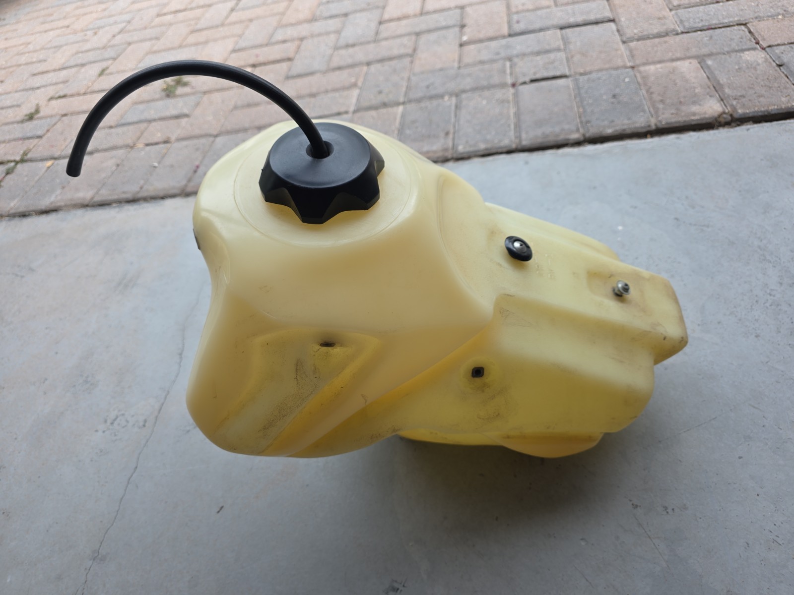 2004-2017 CRF250X IMS 2.6 Gallon Tank
