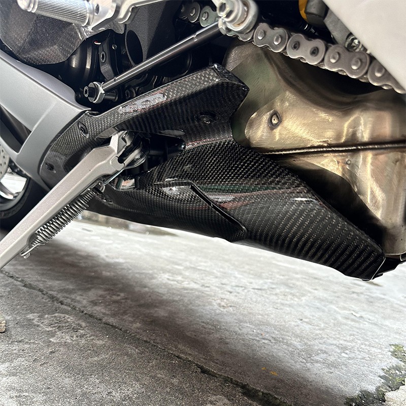 AOTWTR For QJMOTOR SRK 921RR 100% Carbon Fiber Rear Swingarm Frame Guard Fairing