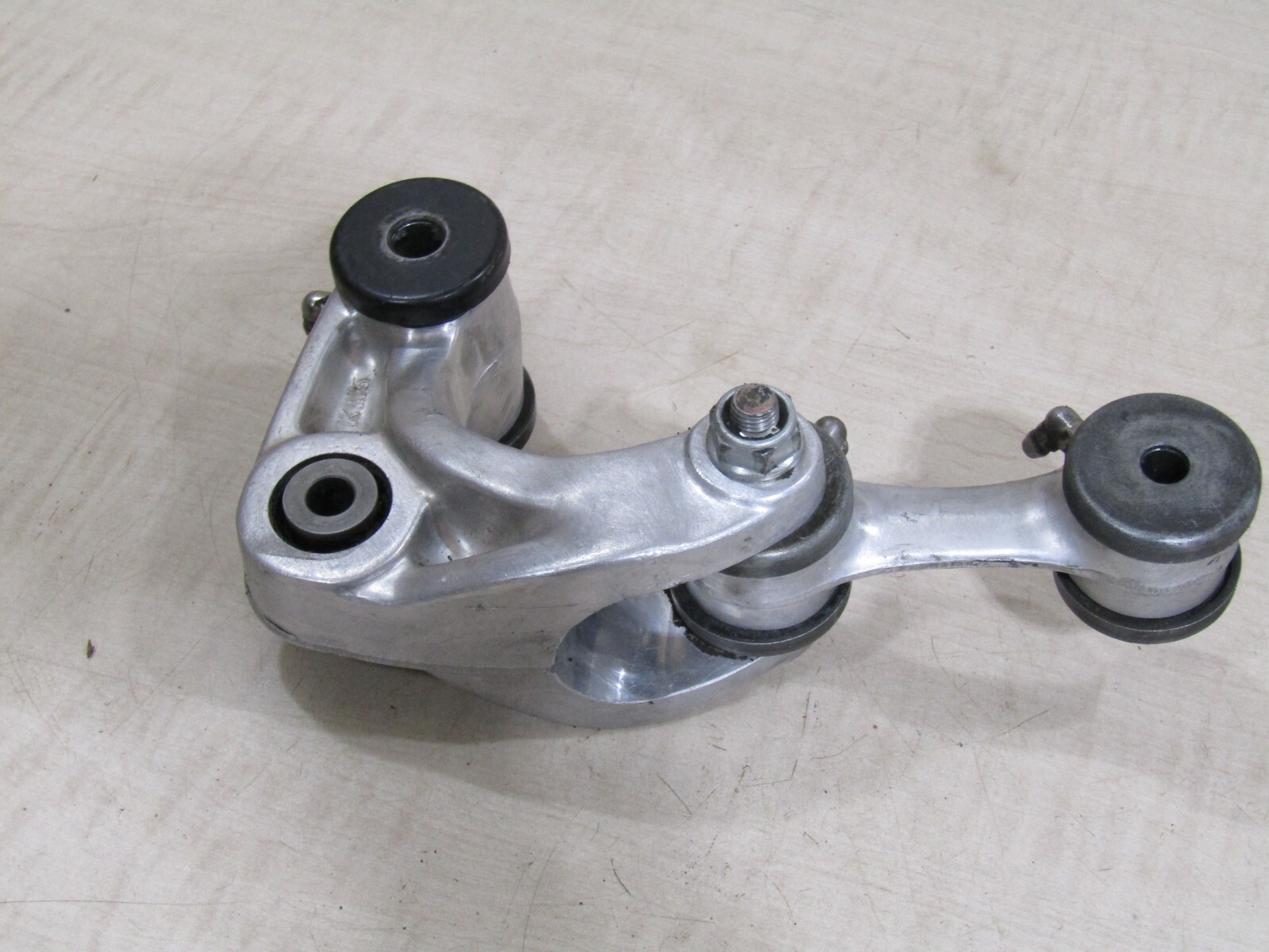 1991 HONDA XR250R SHOCK LINKAGE 52460-KN5-000 52470 MAY FIT OTHER YEARS & MODELS