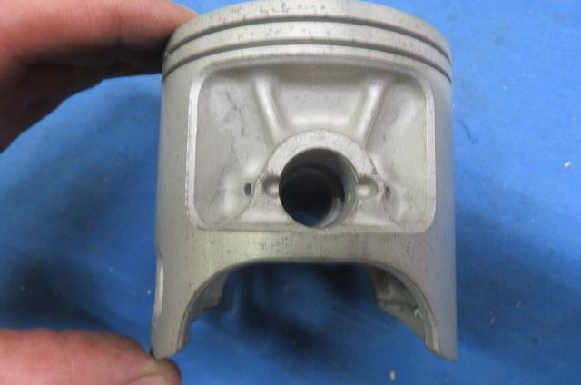 NOS Yamaha # 4V6-11638-00-00 PISTON 4 O/S 1.00 IT465 1981-1982 P180