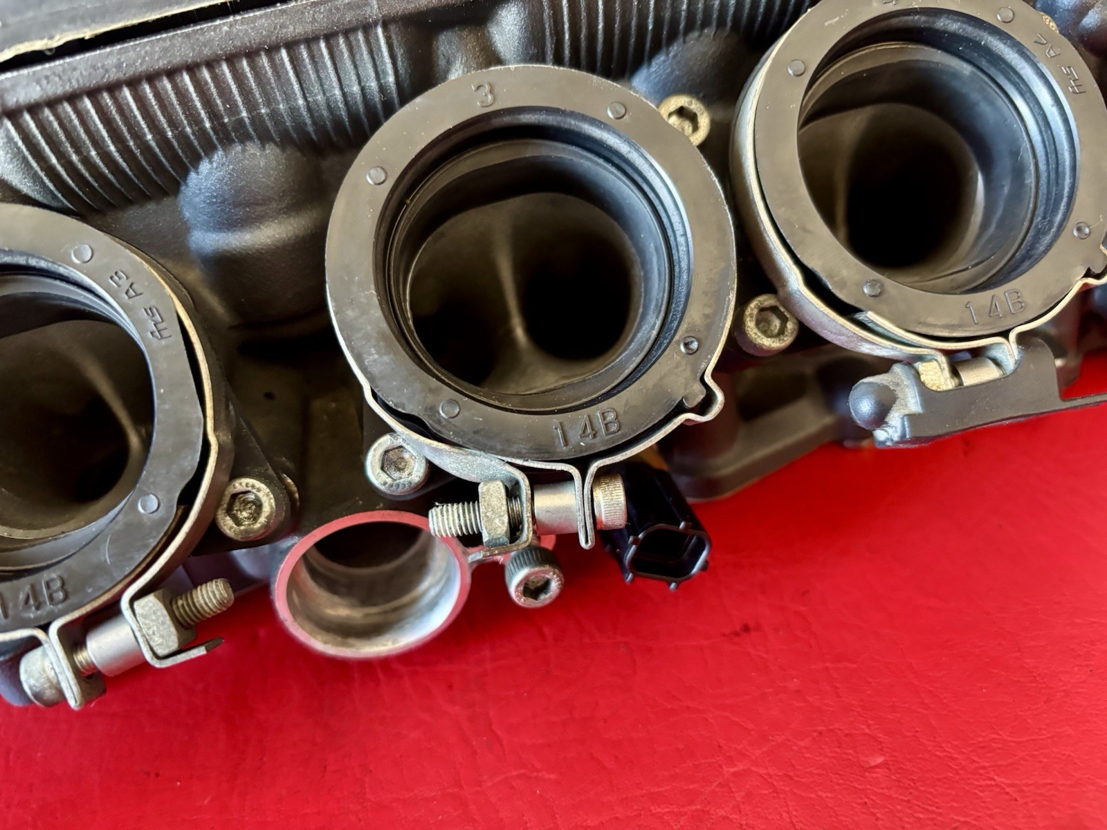 2009 2010 2011 2012 2013 2014 YAMAHA R1 CYLINDER HEAD REPARABLE YZF-R1