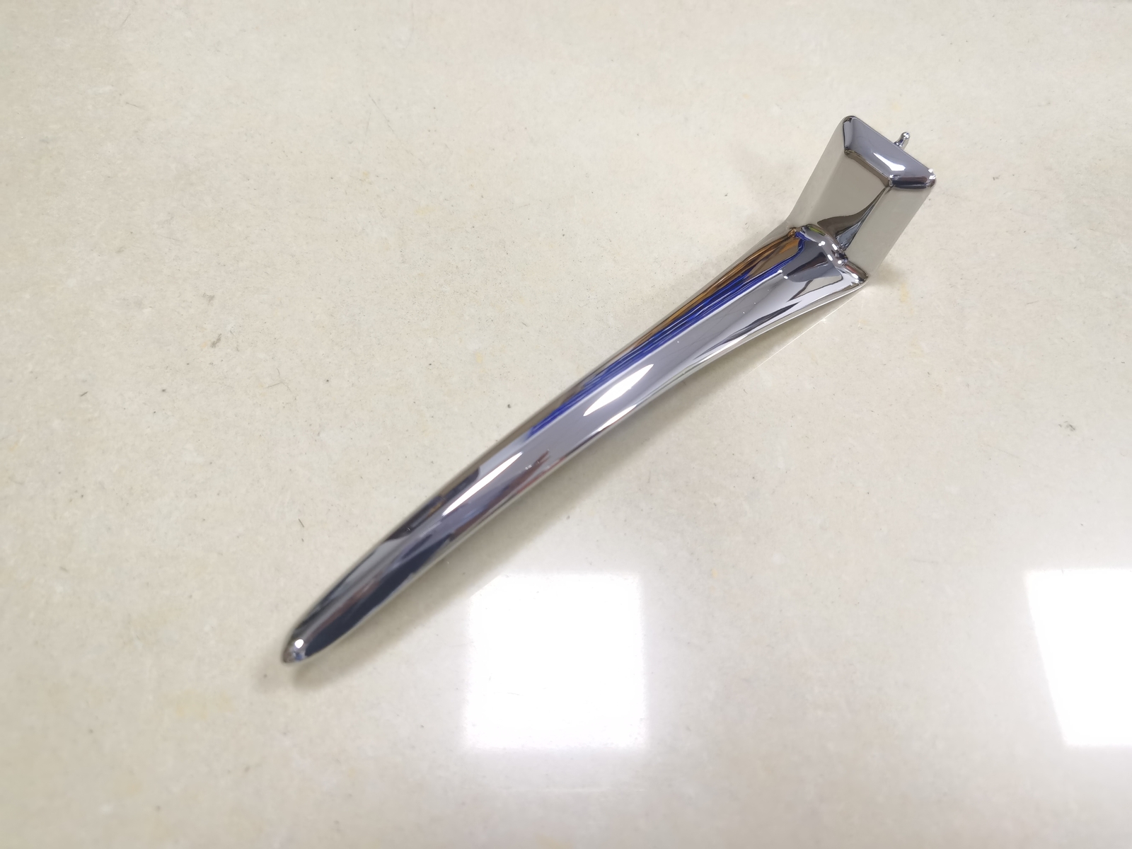 Chrome Zinc Alloy Top Headlamp Cover Trim Spear For Harley Road King FLHR 14-23