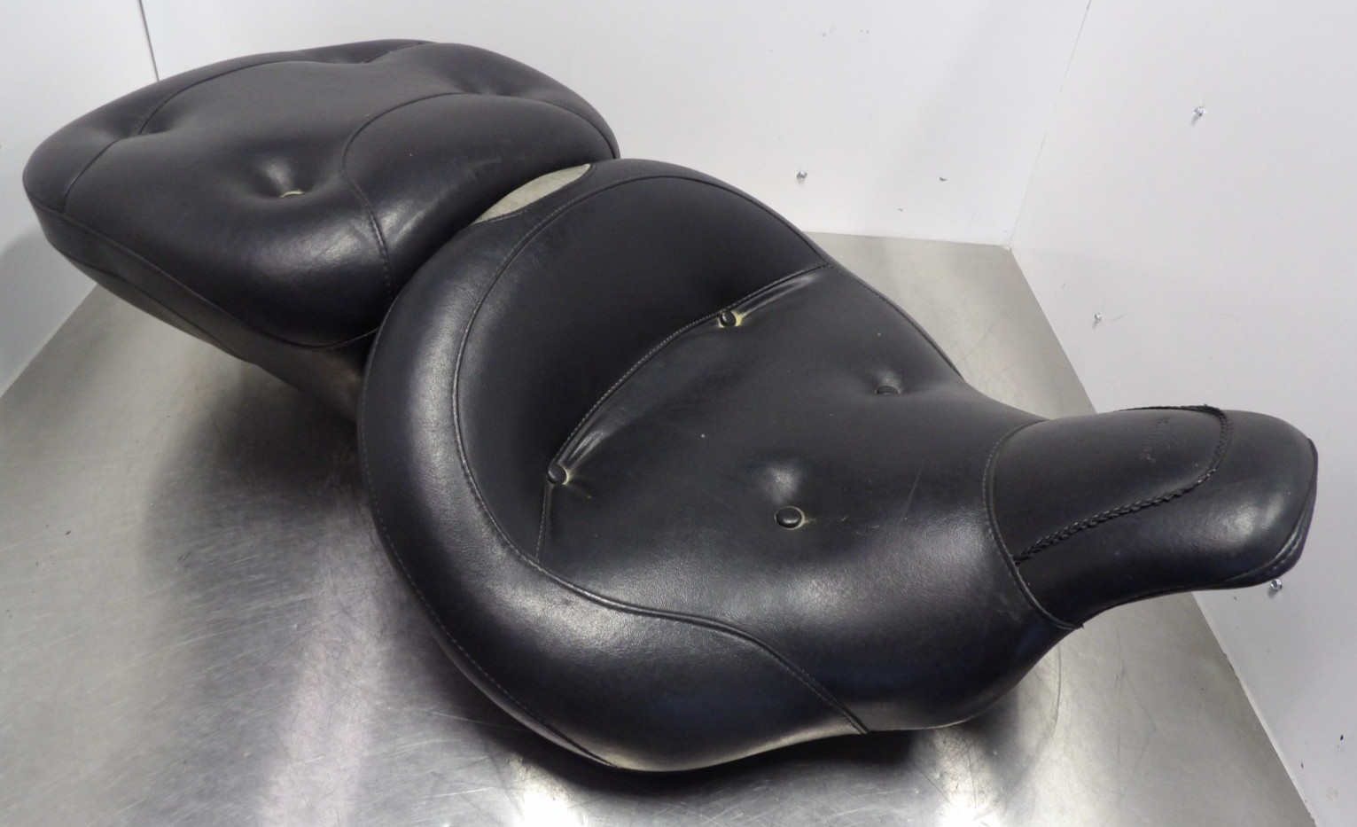 97-07 Harley Touring Electra Glide FLHTCI Mustang seat wide one piece