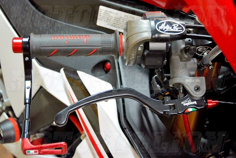TWM BRAKE LEVER GUARD BMW DUCATI HONDA KAWASAKI SUZUKI TRIUMPH YAMAHA – RED