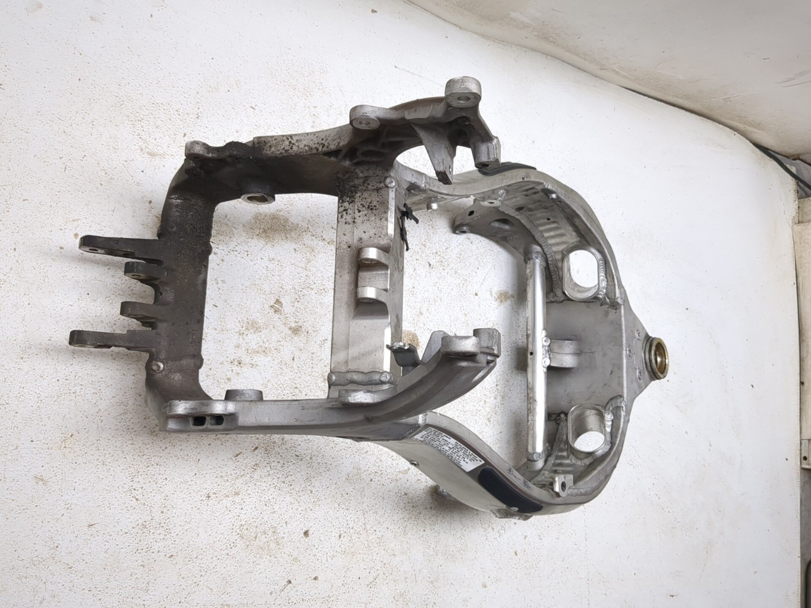 99-07 Suzuki Hayabusa GSX1300R Main Frame Chassis STRAIGHT SLVG