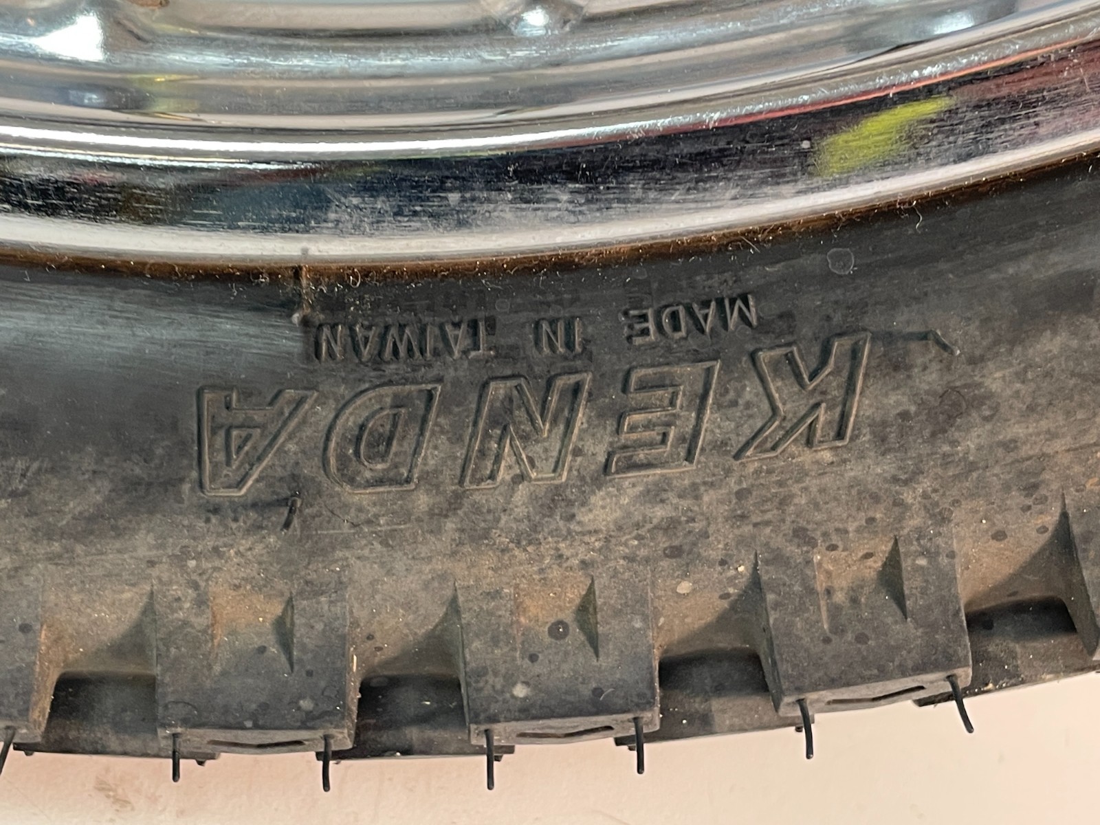 1975 Yamaha DT400 Front Wheel DT dt 400 SEE VIDEO