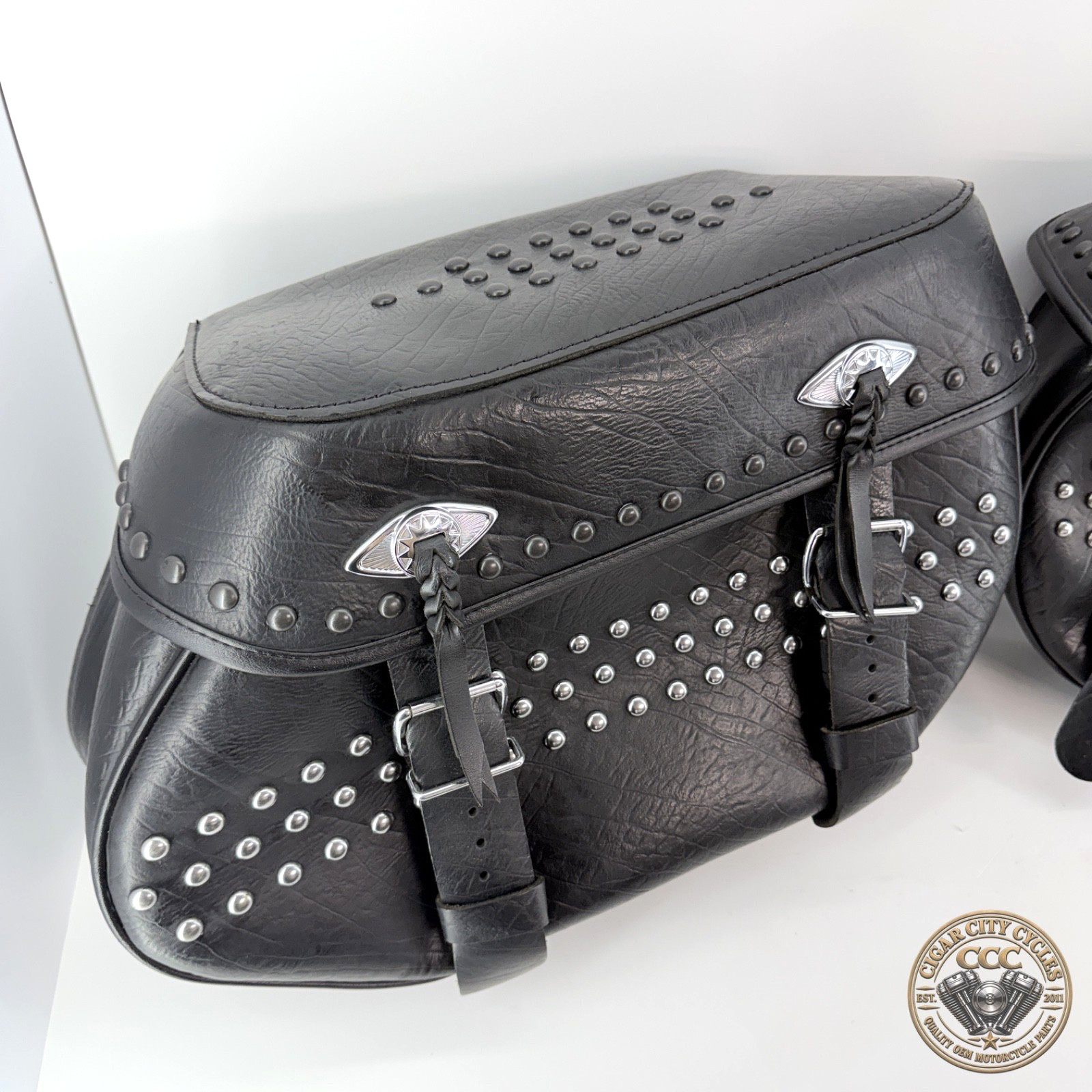 OEM 09-15 HARLEY HERITAGE SOFTAIL CLASSIC FLSTC STUDDED LEATHER SADDLEBAGS NICE