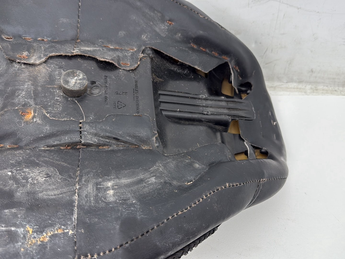 2008 Harley Softail Deluxe FLSTN OEM Passenger Rider Driver Seat Saddle