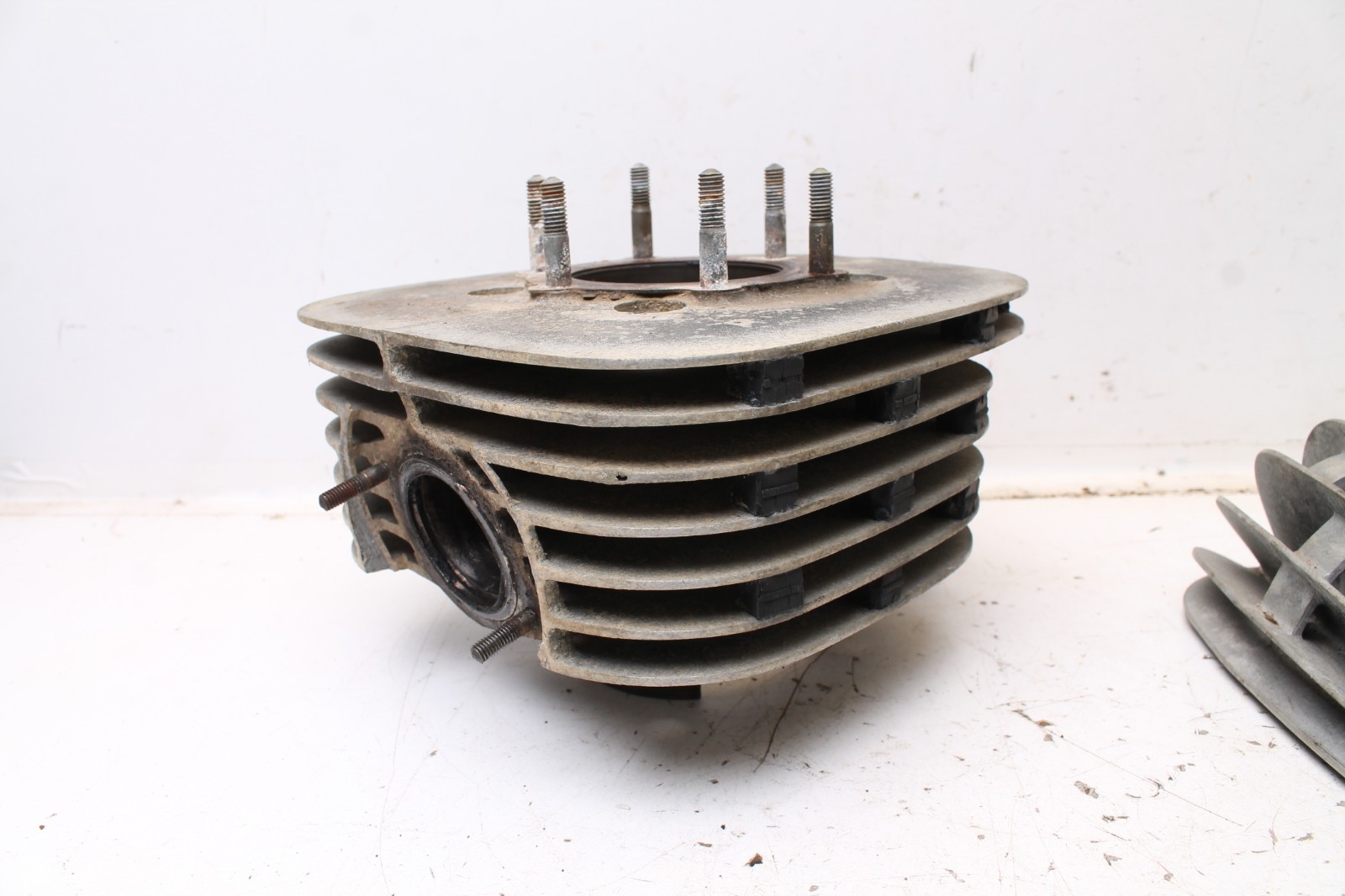 1975 Yamaha DT250 Enduro DT 250 OEM Cylinder Jug with Cyl Head and Piston 70mm