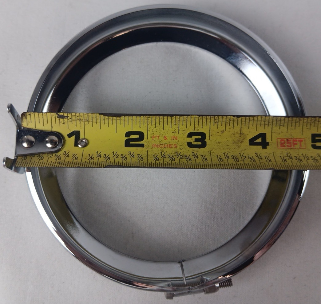 UNBRANDED FOR HARLEY DAVIDSON 4 in CHROME PASSING LAMP RINGS BEZELS W/HARDWARE