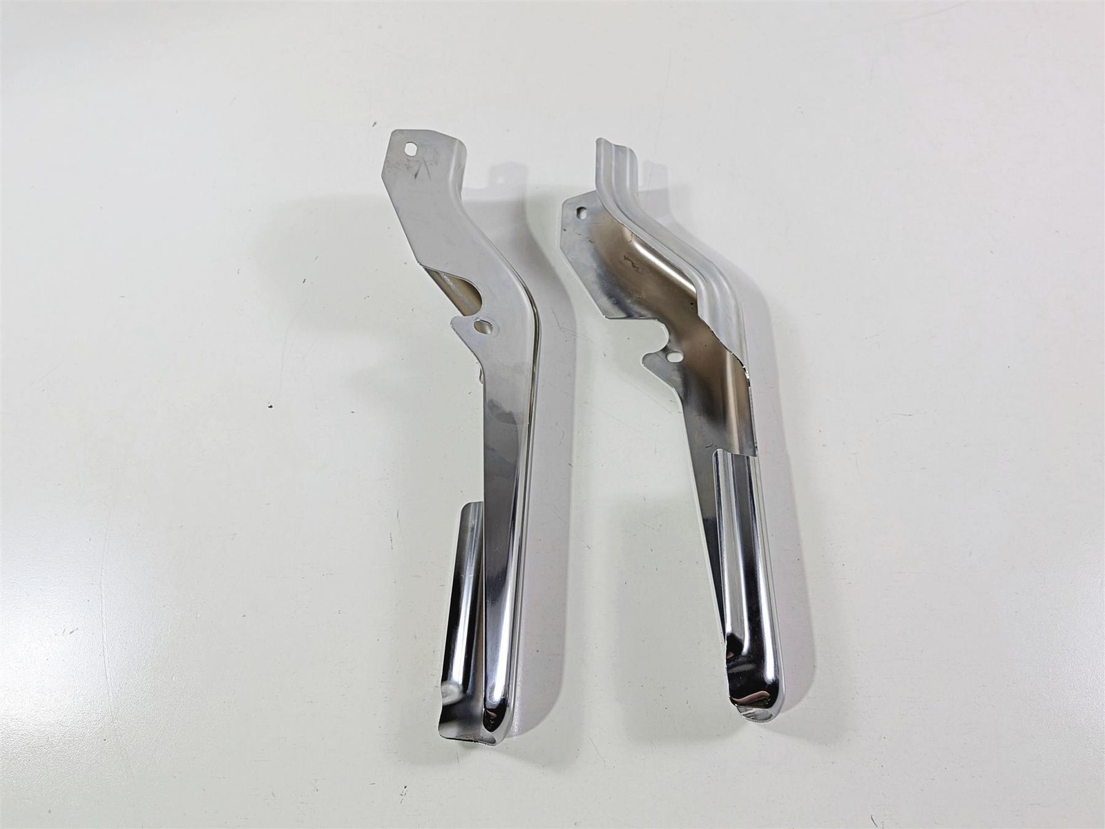 2006 Harley Touring FLHTCU SE CVO Electra Glide Frame Chrome Struts 47504-97