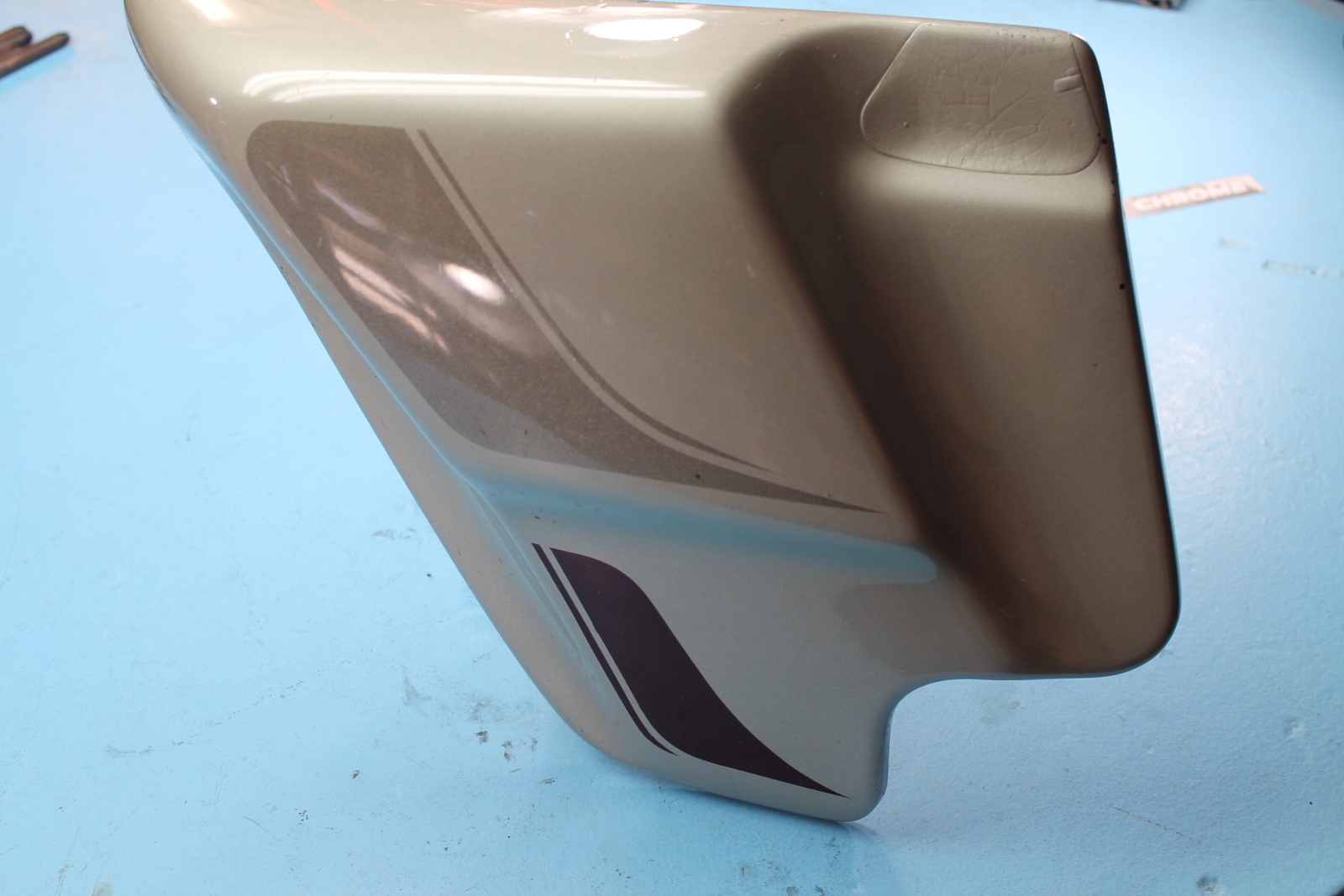 1420 98 HARLEY-DAVIDSON ROAD KING LEFT SIDE FRAME ELECTRICAL COVER FAIRING