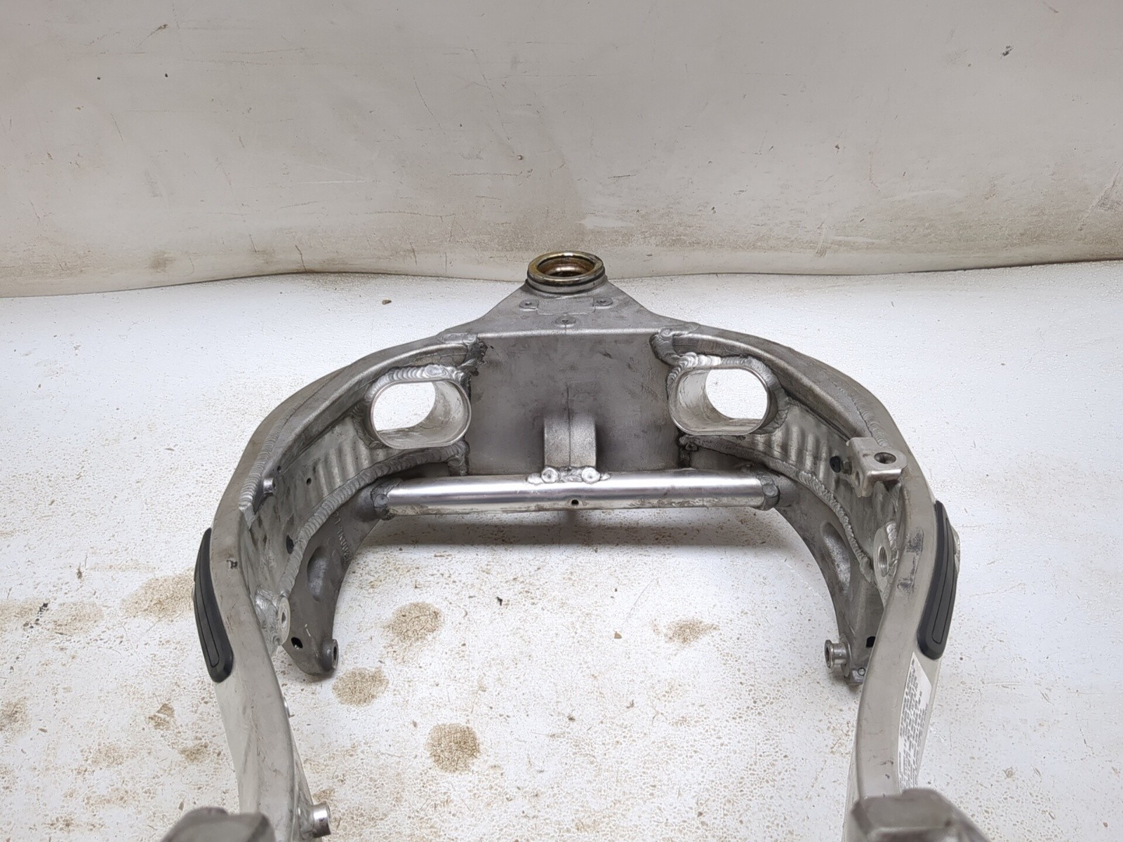 99-07 Suzuki Hayabusa GSX1300R Main Frame Chassis STRAIGHT SLVG