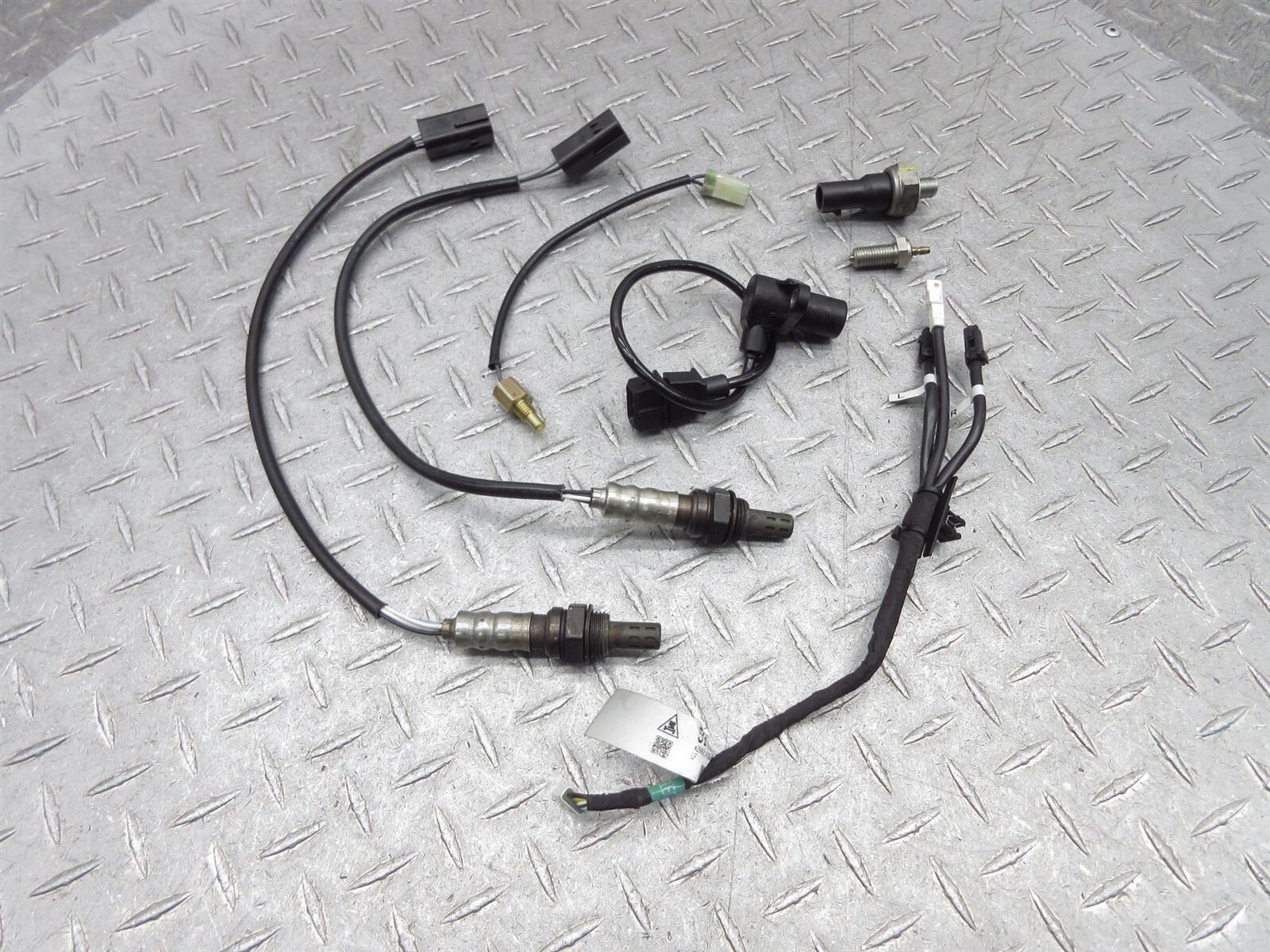 2020 17-20 Ducati Monster 797 Oxygen Exhaust Oil Pressure Gear Crank Temp Sensor