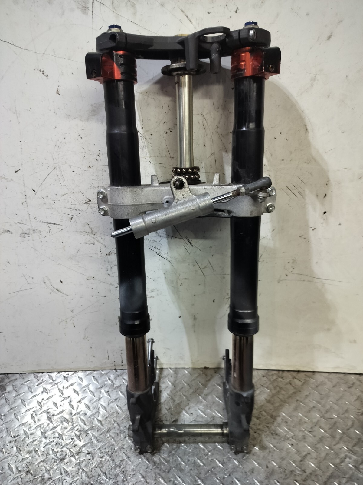 2006-2009 Suzuki GSXR 600 750 OEM FRONT END FORKS TREES STABILIZER SPRAY PAINT