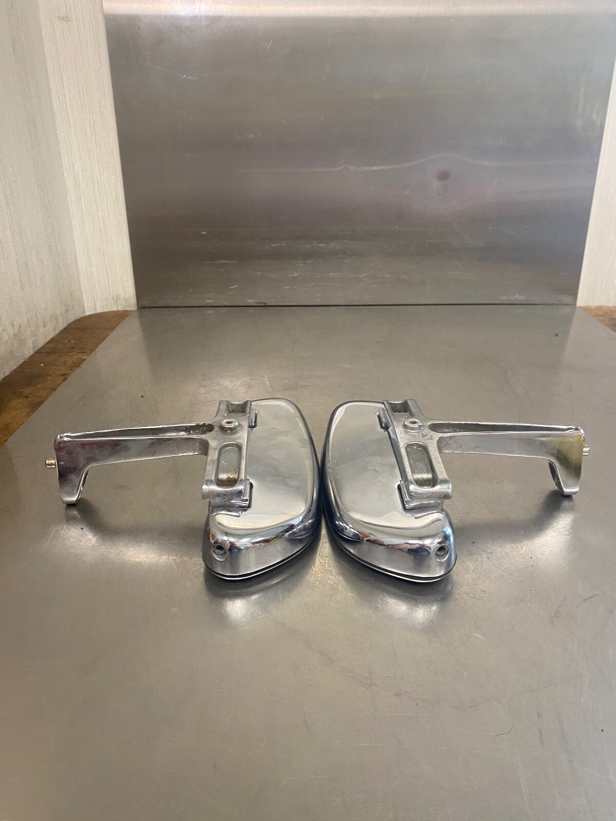 2005 Harley Davidson E/G U/C Streamliner Passenger Footboard & Mount Kit Chrome