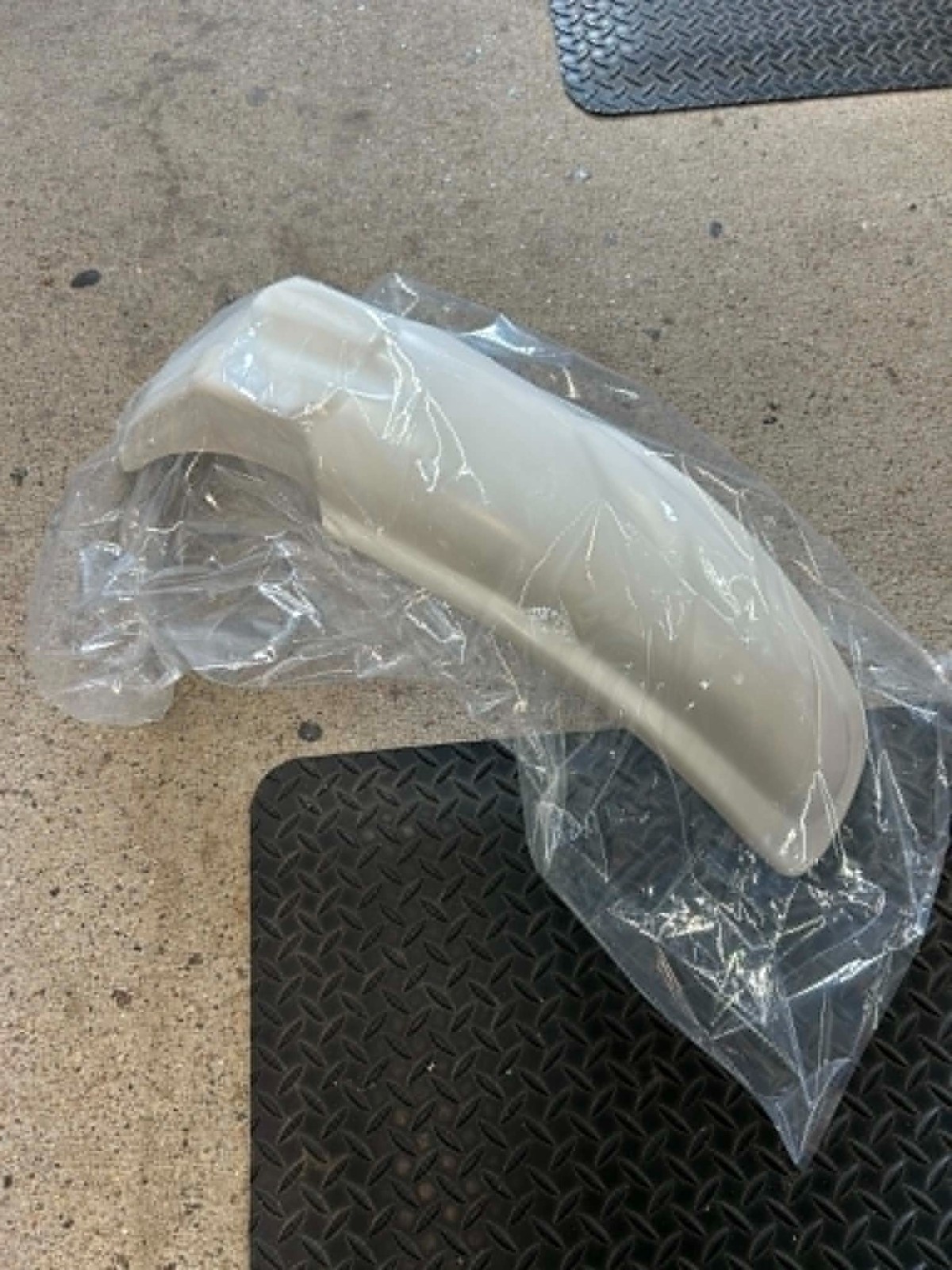 1991-1994 Husqvarna 125 250 360 610 Front Fender Mud Guard White Blem 2nd