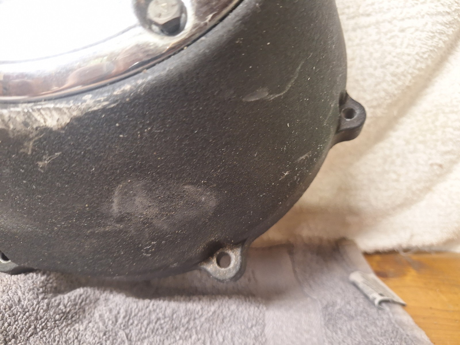 60784-06A Harley-Davidson Dyna Fat Bob Outer Primary Clutch Cover Wrinkle Black