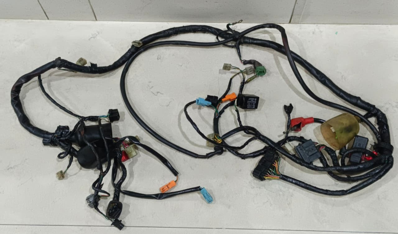 HONDA VTR1000F SUPERHAWK GENUINE MAIN WIRING HARNESS LOOM 32100-MBB-A20
