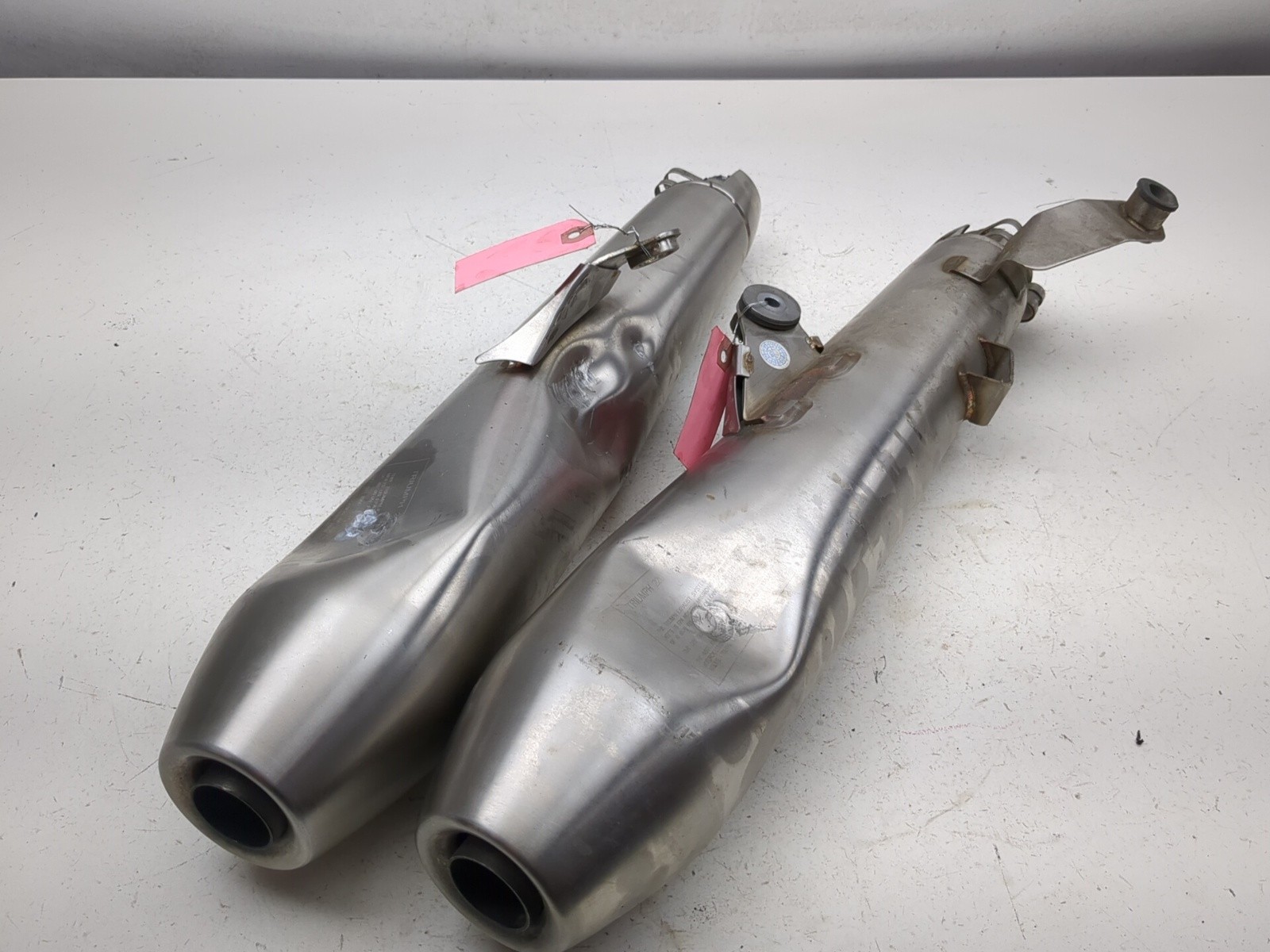 21-24 Triumph Street Twin Rear Left Right Exhaust Muffler Set T2201738 T2201739