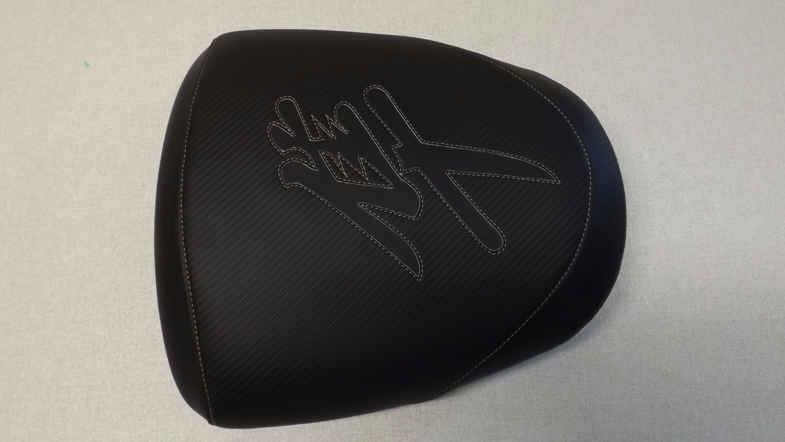 HAYABUSA 99/00/01/02/03/04/05/06/07 GSXR1300 FRONT&REAR SEAT COVERS BLACK CARBON