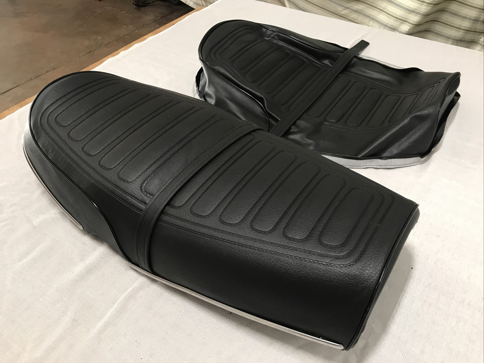 YAMAHA YT60 YF60 SEAT COVER TRI-ZINGER 4-ZINGER 1984 TO 1986 (RED) (Y-25)