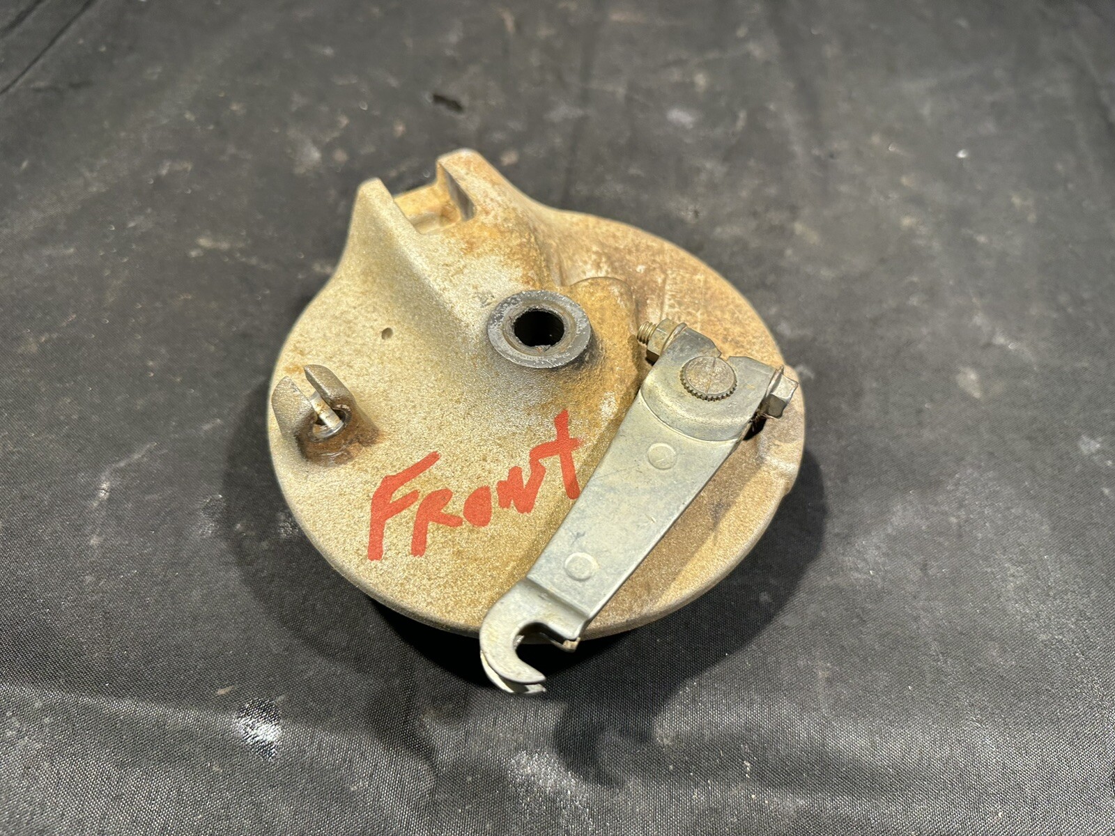 1990 SUZUKI DR100 DR 100 FRONT BRAKE PANEL 30 DAY WARRANTY