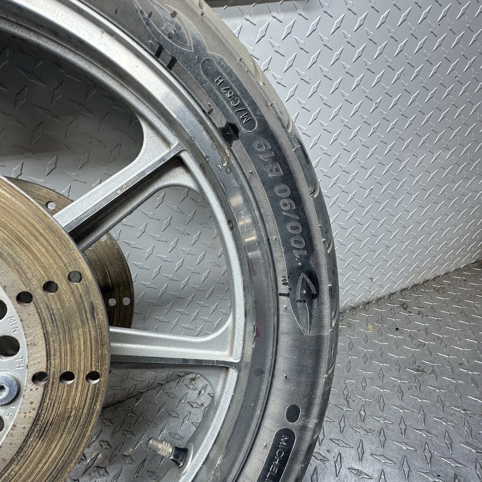 1986 – 2006 KAWASAKI VULCAN 750 VN750 OEM FRONT WHEEL RIM STRAIGHT 19×2.15
