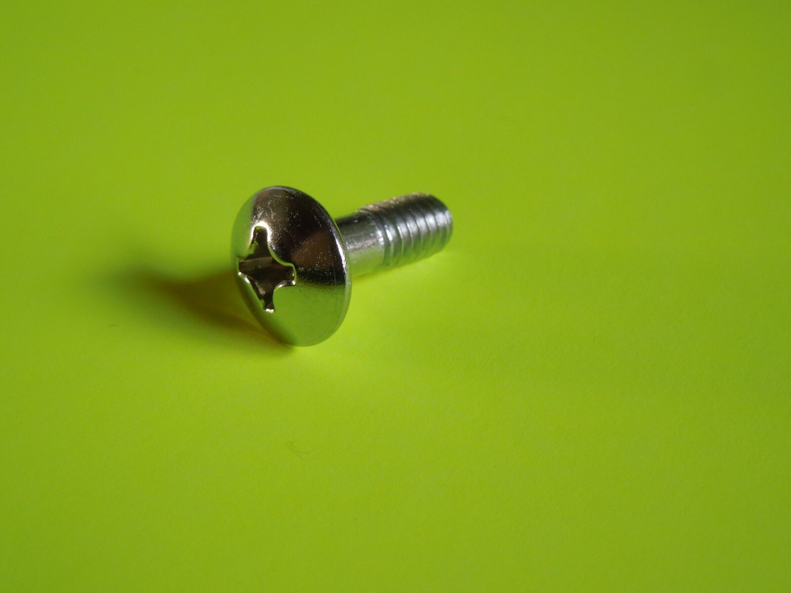 1 NOS OEM Harley Davidson 12-24 x 5/8″ Phillips Truss Head Screw P/N 2725