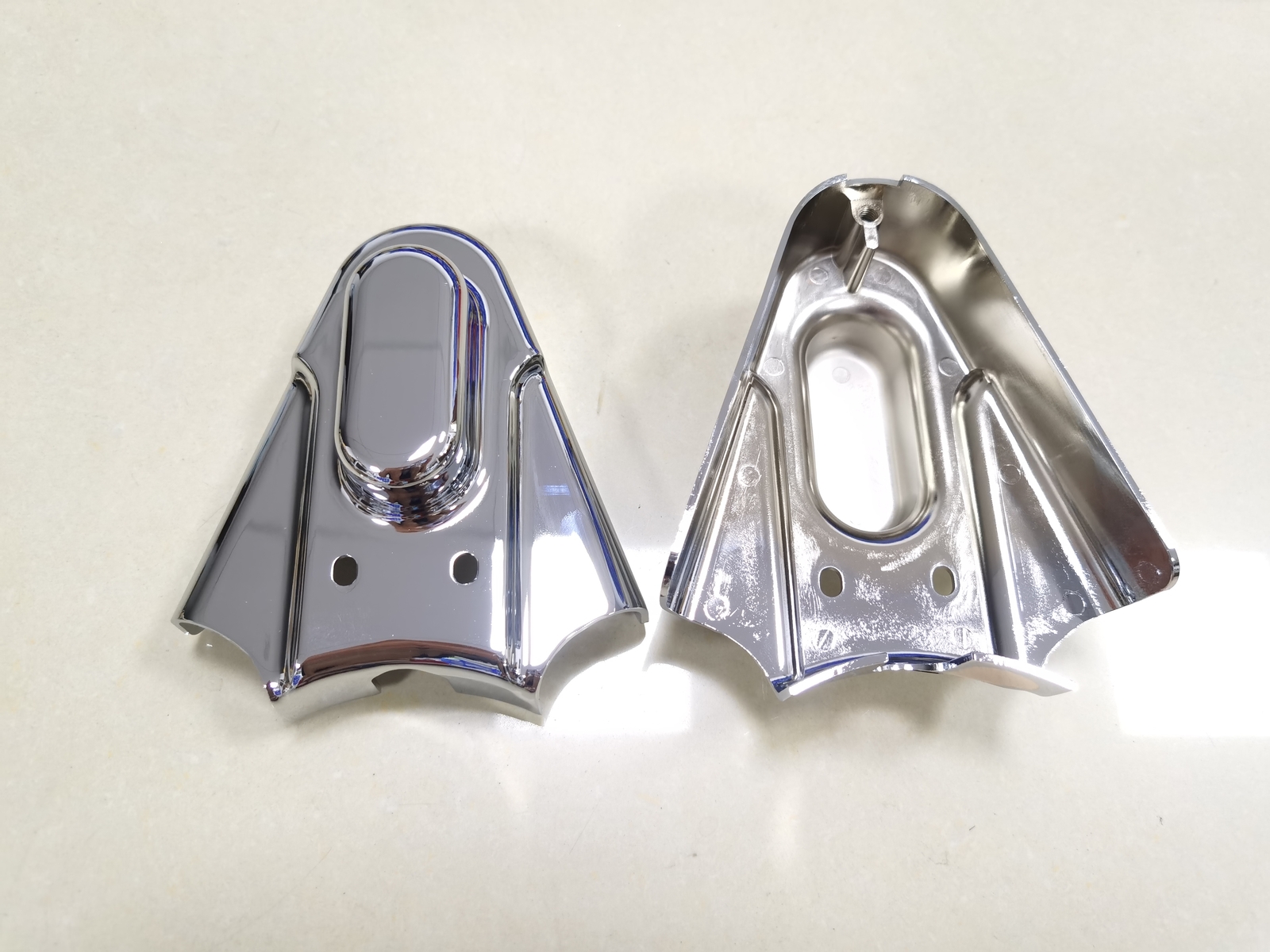 Metal Chrome Rear Swingarm Axle Cover For Harley Fat Boy Heritage Softail FLSTC