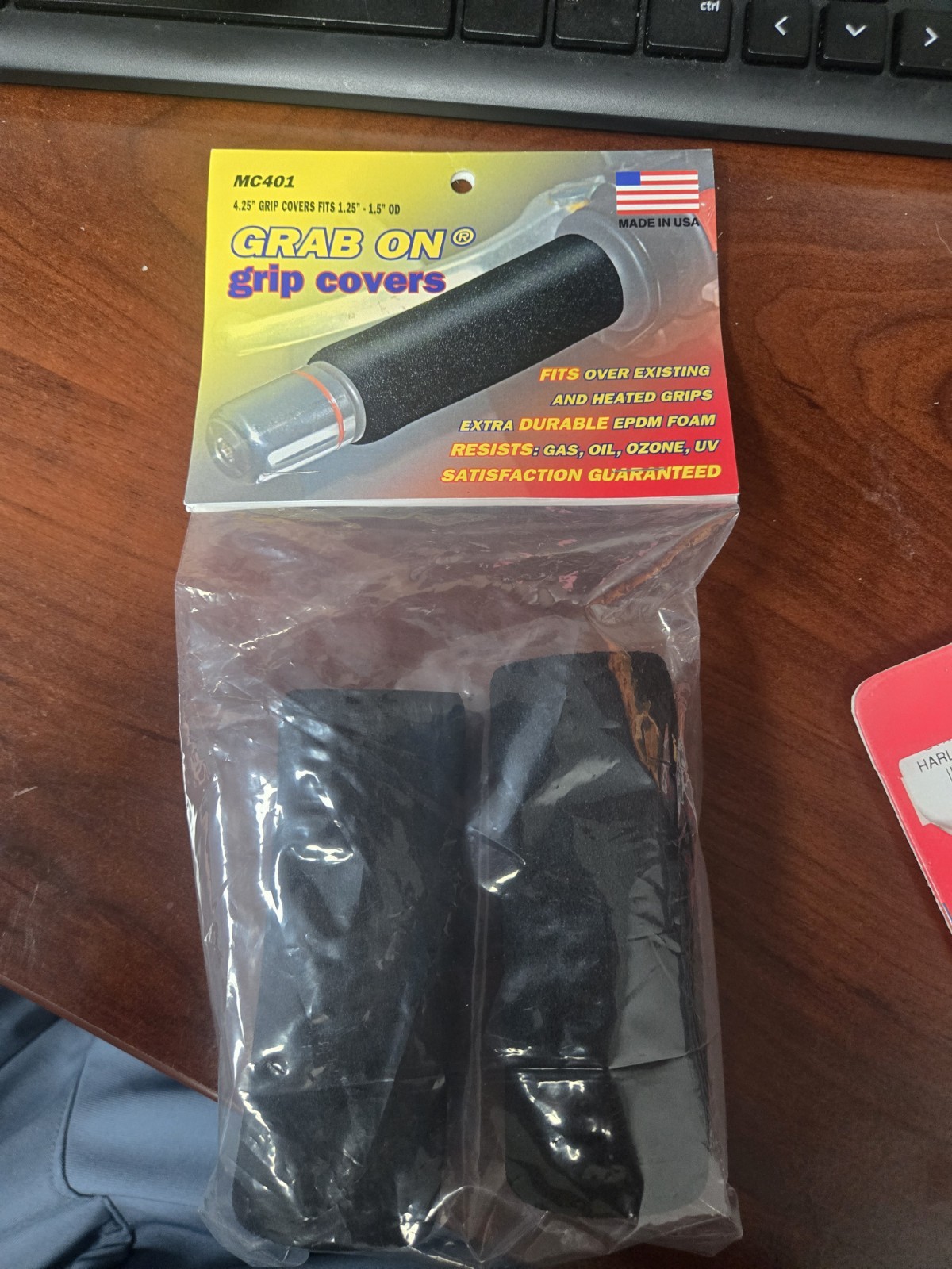 Grab On Grips MC401 Grip Cover Black Foam 1.25-1.45in OD 4.25in L Pair