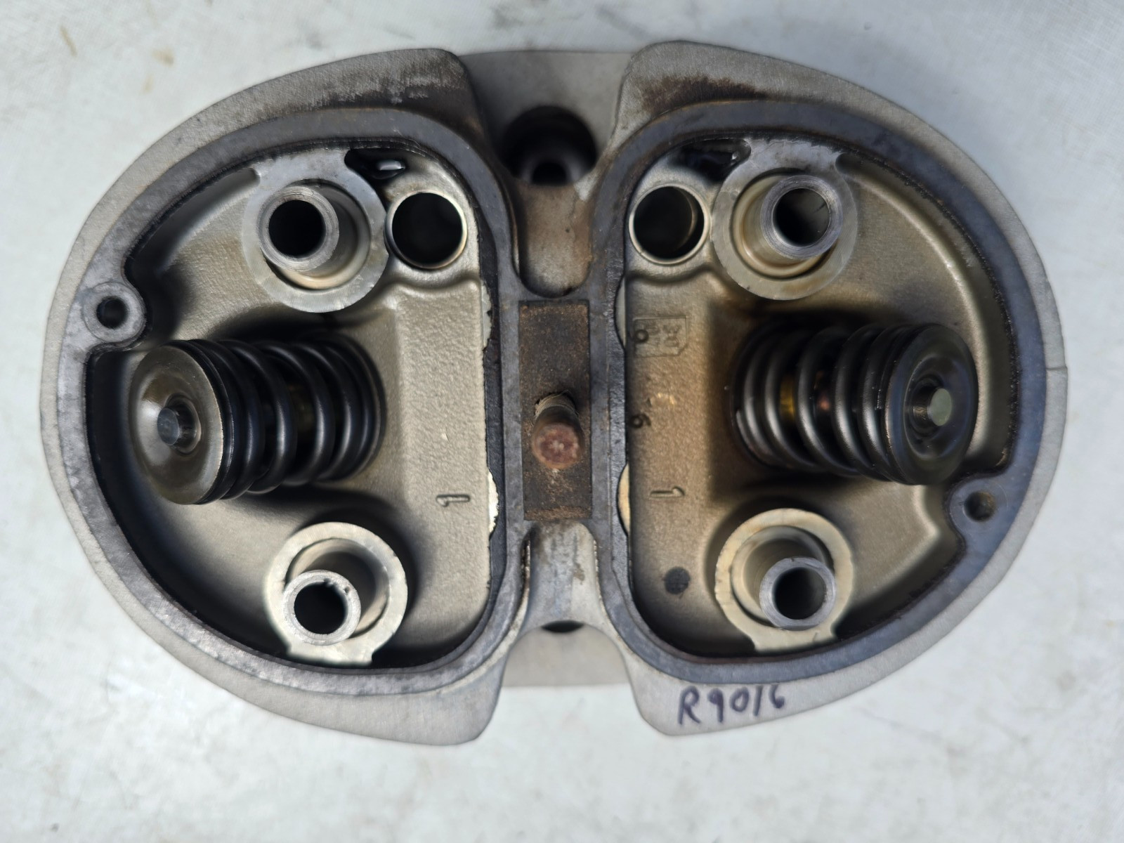 BMW R90/6 Left Cylinder Head R60 R75 R90 R100 /5 /6 /7 /9 AIRHEAD R90S R75/6
