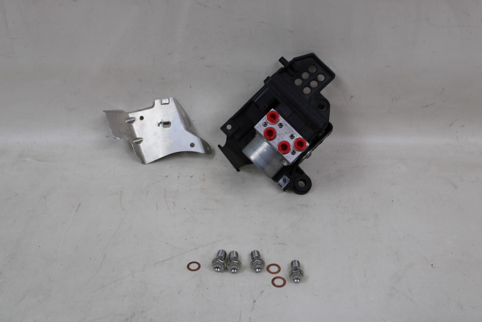 Aprilia Tuono 1100 V4 Factory 21-25 OEM ABS Brake Servo Controller 2D000588