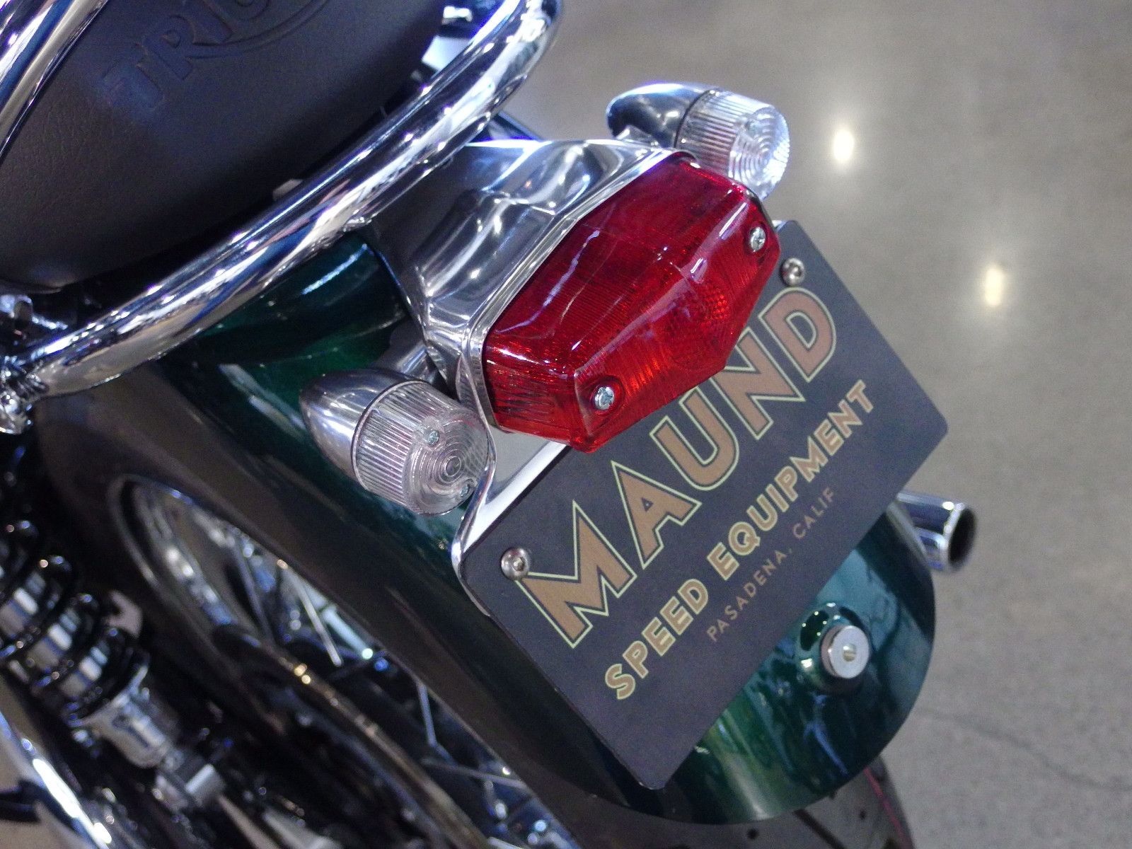 TRIUMPH T120 T100 BONNEVILLE TAIL LIGHT /TURN SIGNAL TIDY BOLT ON KIT CAFE RACER