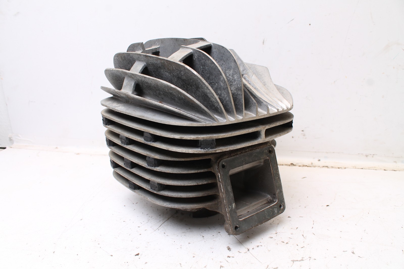1975 Yamaha DT250 Enduro DT 250 OEM Cylinder Jug with Cyl Head and Piston 70mm
