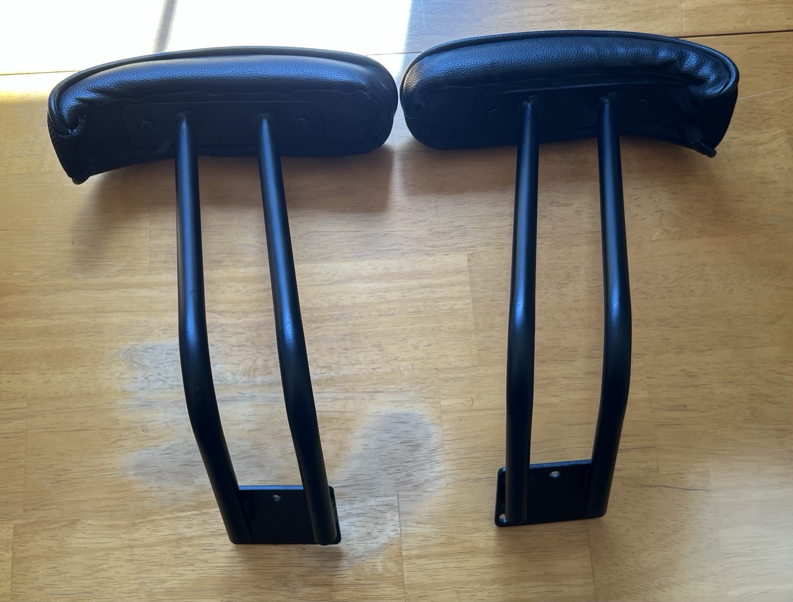 Motorcycle Passenger Armrests – Custom Fabricated Under-Seat Kit 6.5 cm Fit