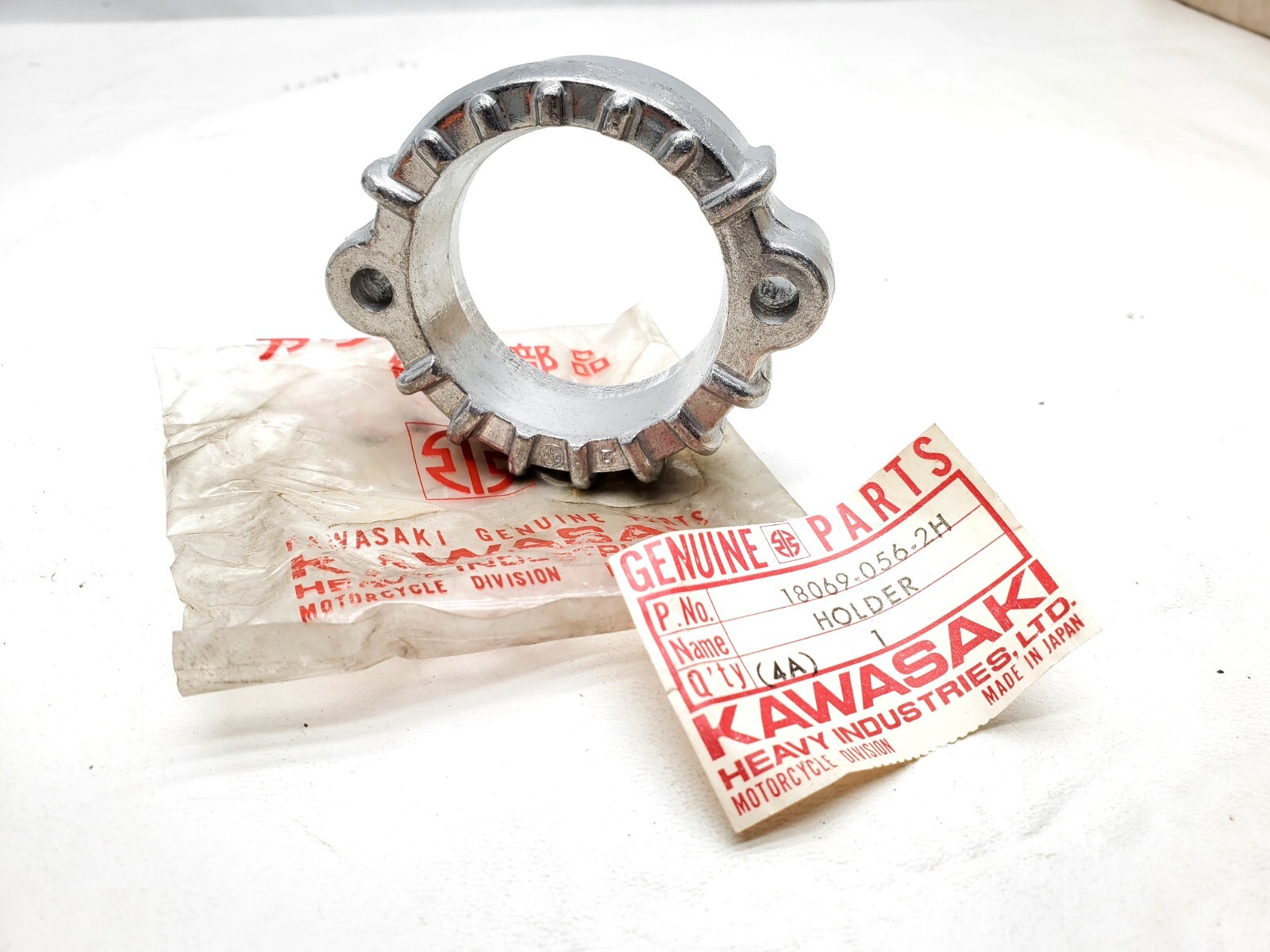 Kawasaki NOS NEW 18069-056-2H Barrel Finish Exhaust Pipe Holder KZ KZ400