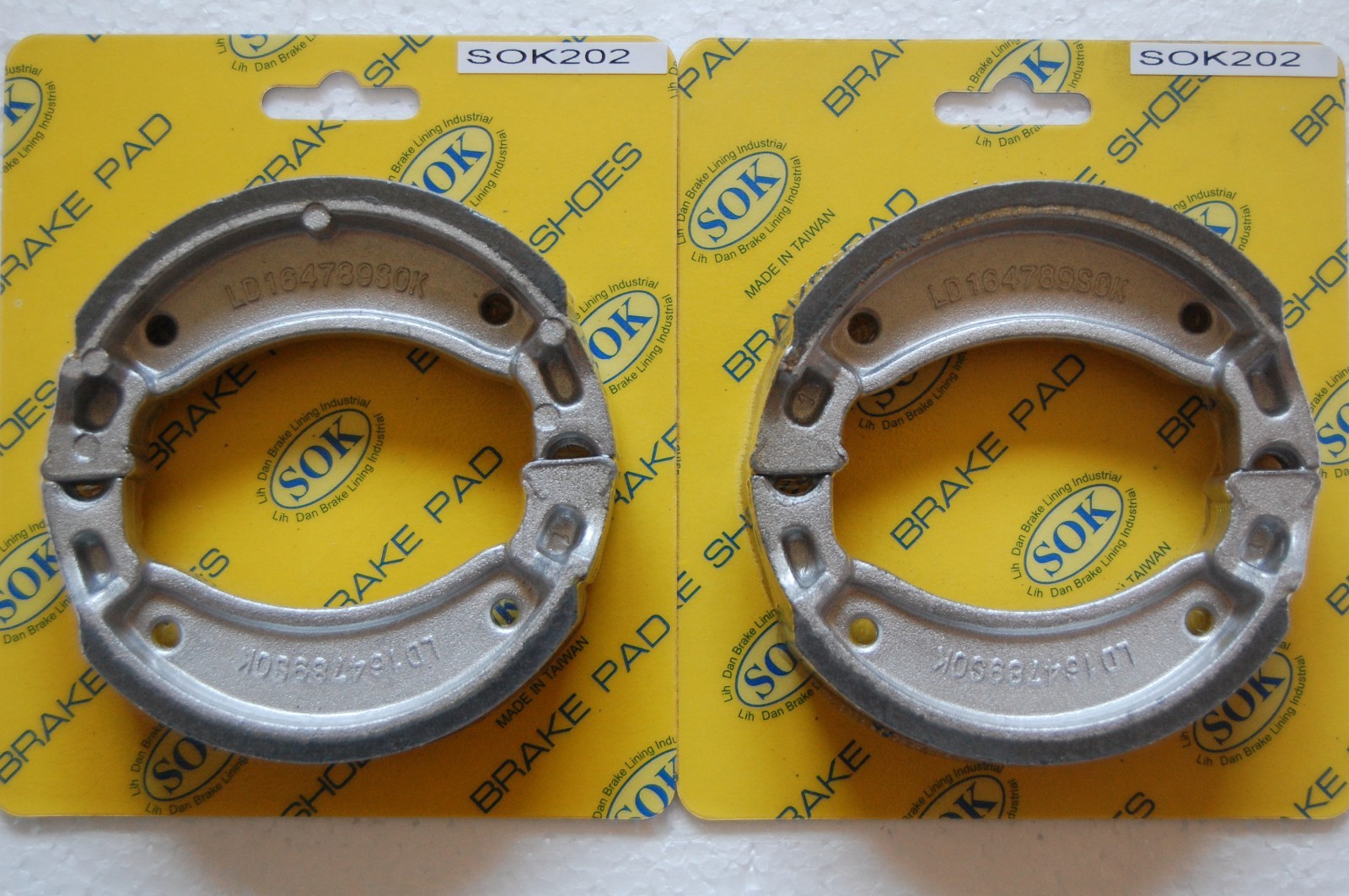 FRONT&REAR BRAKE SHOES fit YAMAHA CV 80 Riva Beluga 1982-1989 CV80