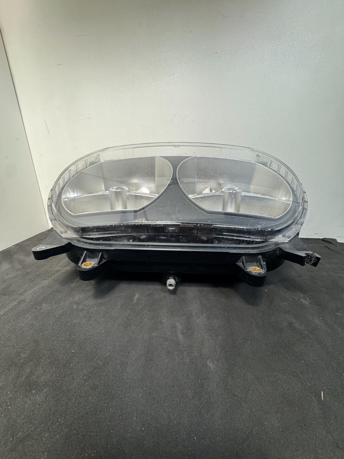 2015-2023 Harley Road Glide LED Headlight OEM 67700199 1 Broken Mounting Tab U2