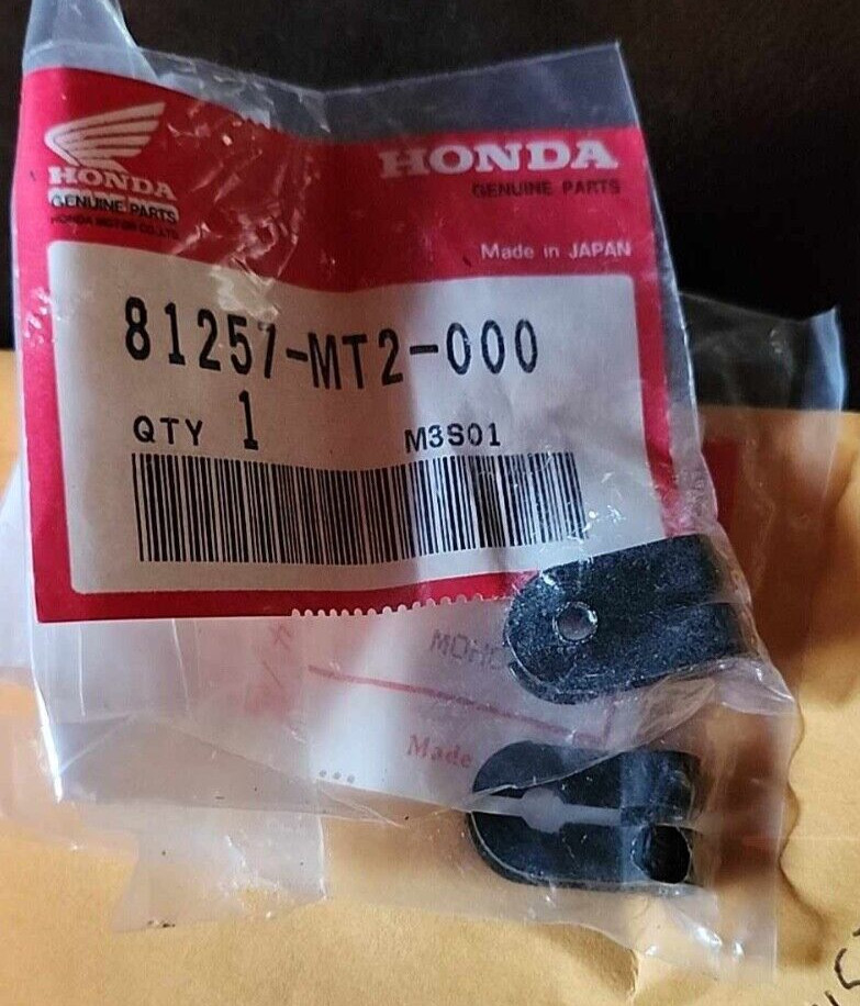 ( 2 )NOS Honda GL1500 Gold Wing Saddlebag Lid Stopper Stays 81257-MT2-000 #HO3