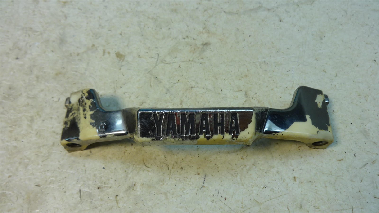 1982 Yamaha Maxim XJ750 XJ 750 Y311-1. front fork trim cover