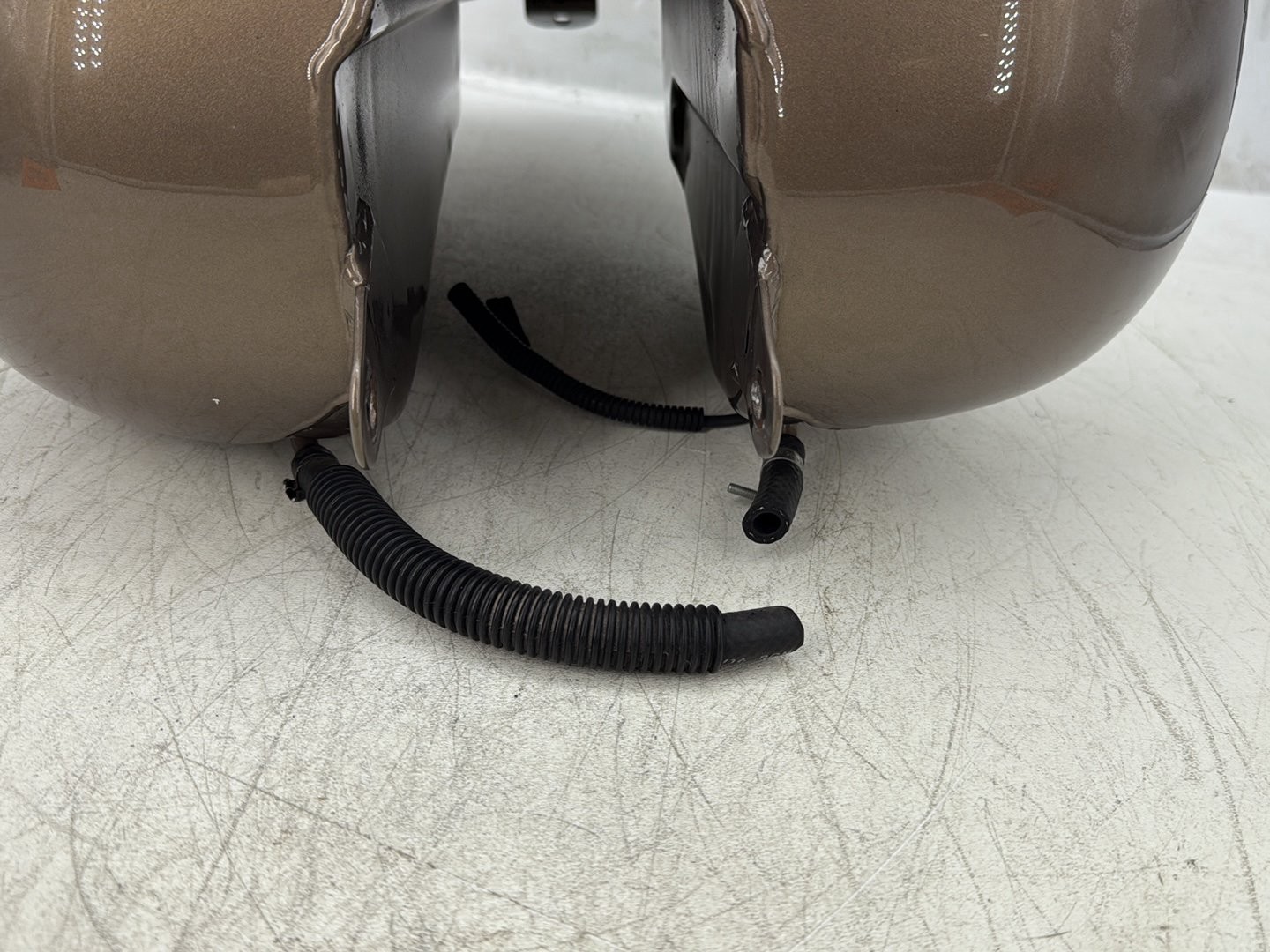 2004 Harley Road King Touring Custom OEM Fuel Gas Tank Gasoline Reservoir BENT