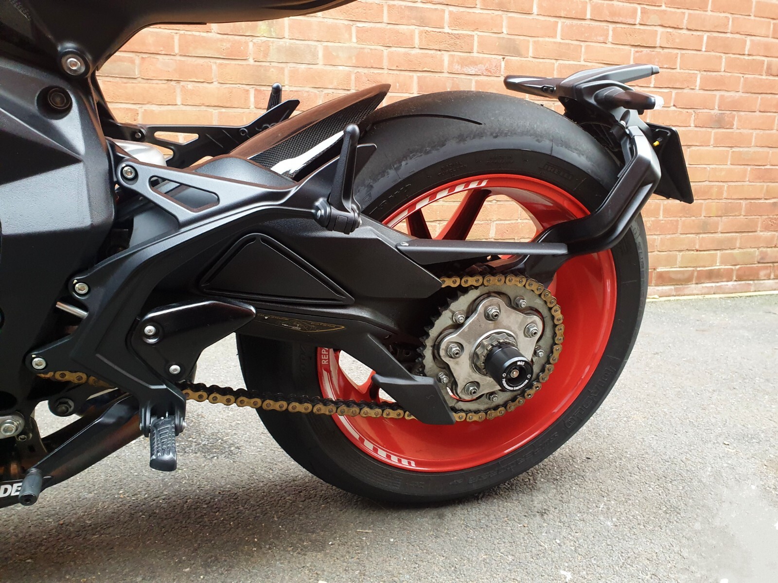 MV Agusta Super Veloce 800 S 98 Turismo Veloce Rear Spindle Crash Bobbin MGS